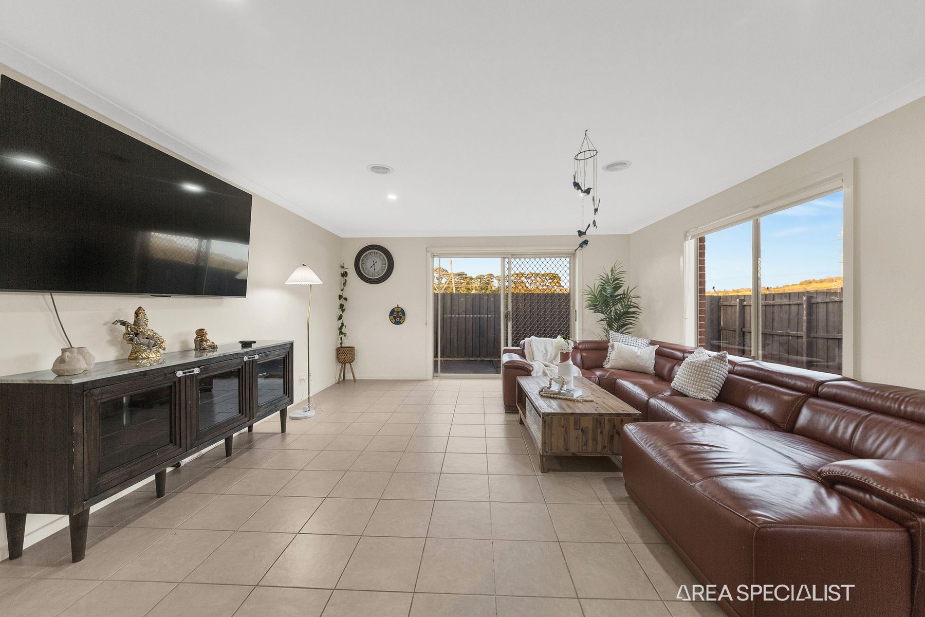 47 MELISSA WAY, Pakenham, VIC 3810, Pakenham - Thumbnail 3