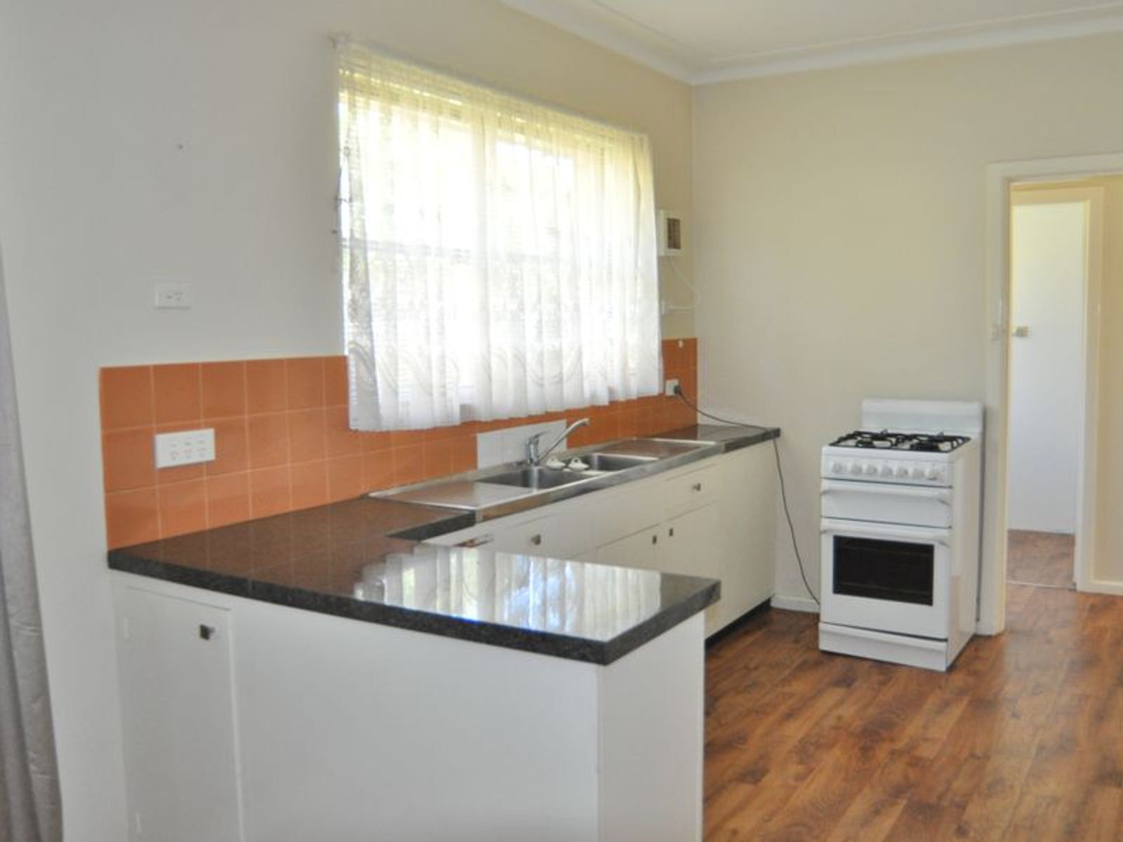 65 Esrom Steet, West Bathurst NSW 2795, West Bathurst - Thumbnail 4
