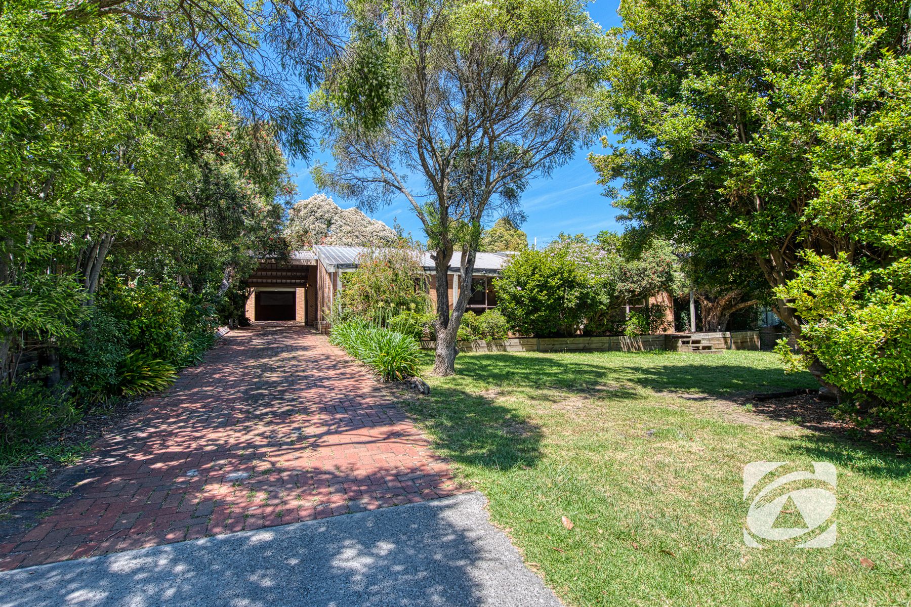 4 Roundhay Court, Berwick VIC 3806