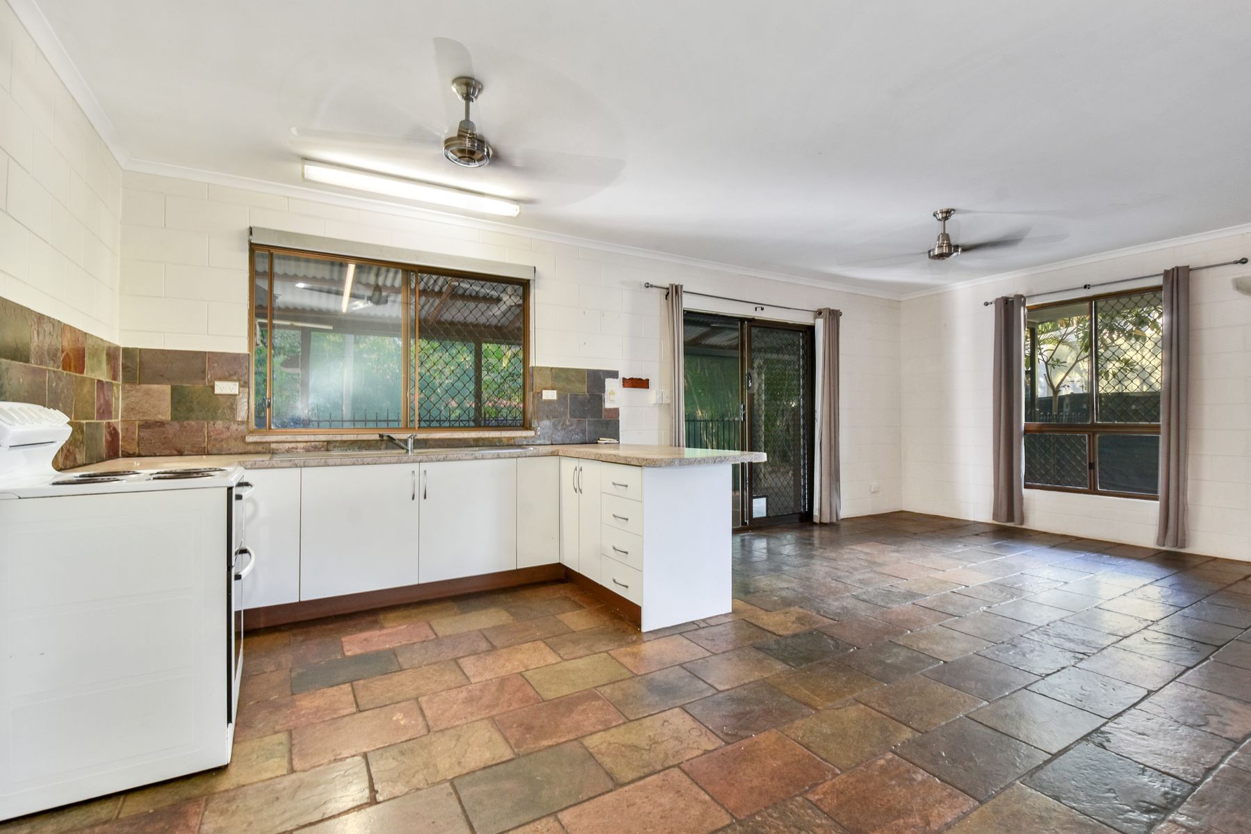 2 Rilstone Court, Moulden NT 0830, Moulden - Thumbnail 3