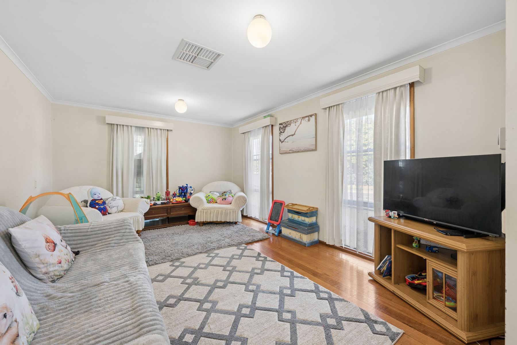 13 Myall Place, Mildura - Thumbnail 2