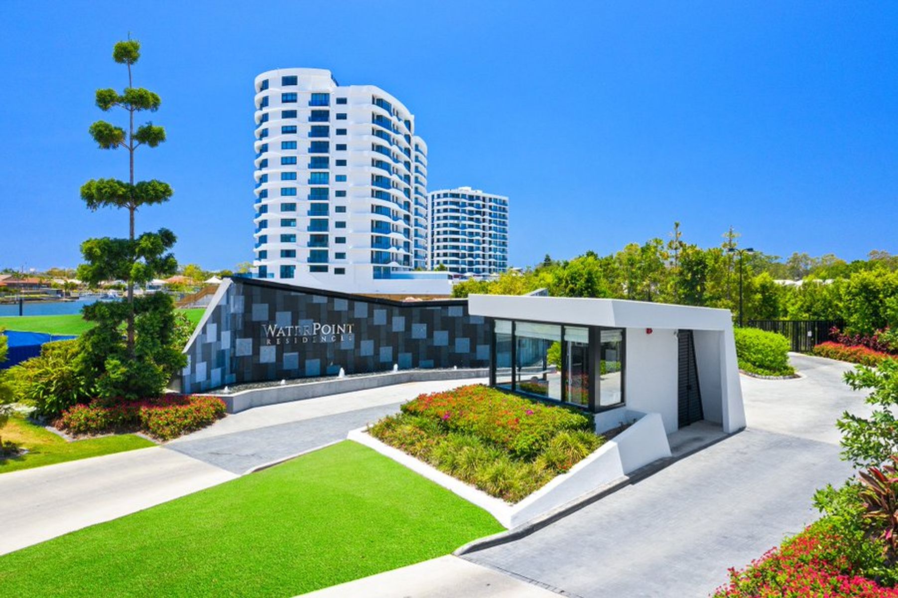3501 5  harbour side court Biggera Waters Alessia Tang 23