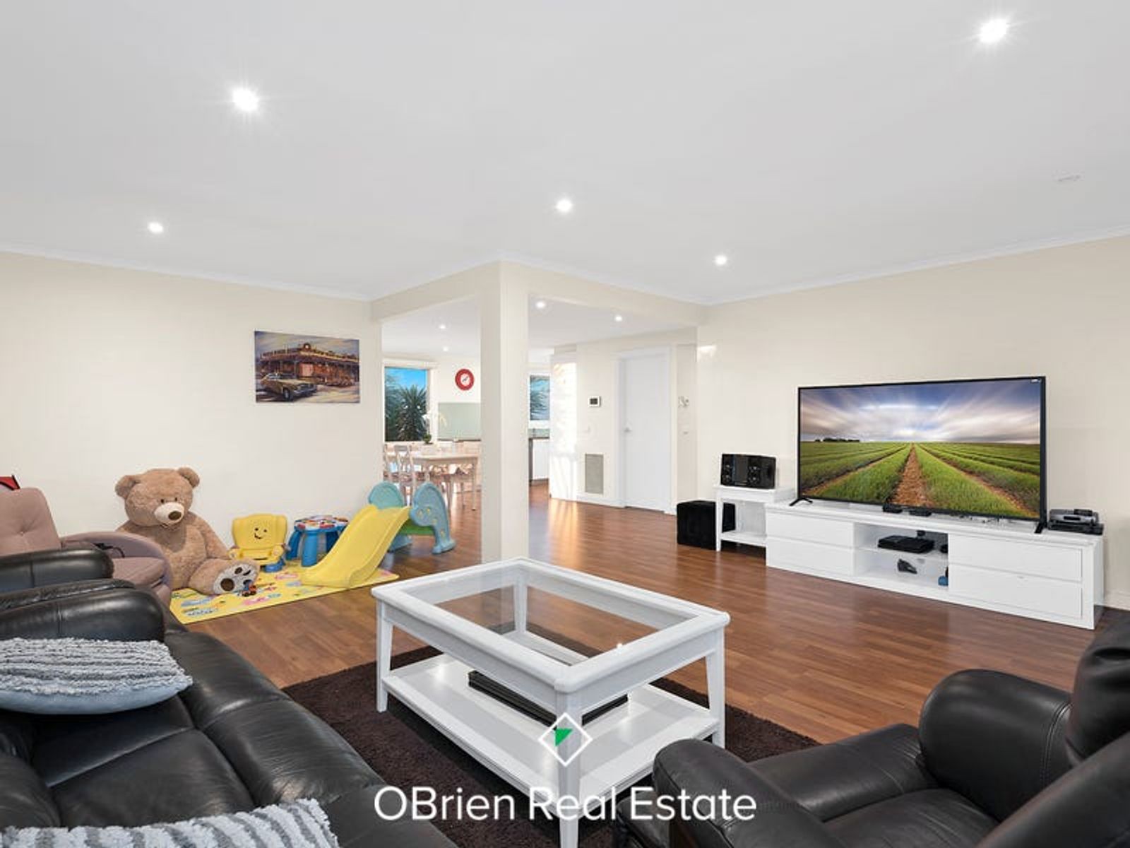 49 John Fawkner Drive, Endeavour Hills, VIC 3802, Endeavour Hills - Thumbnail 2