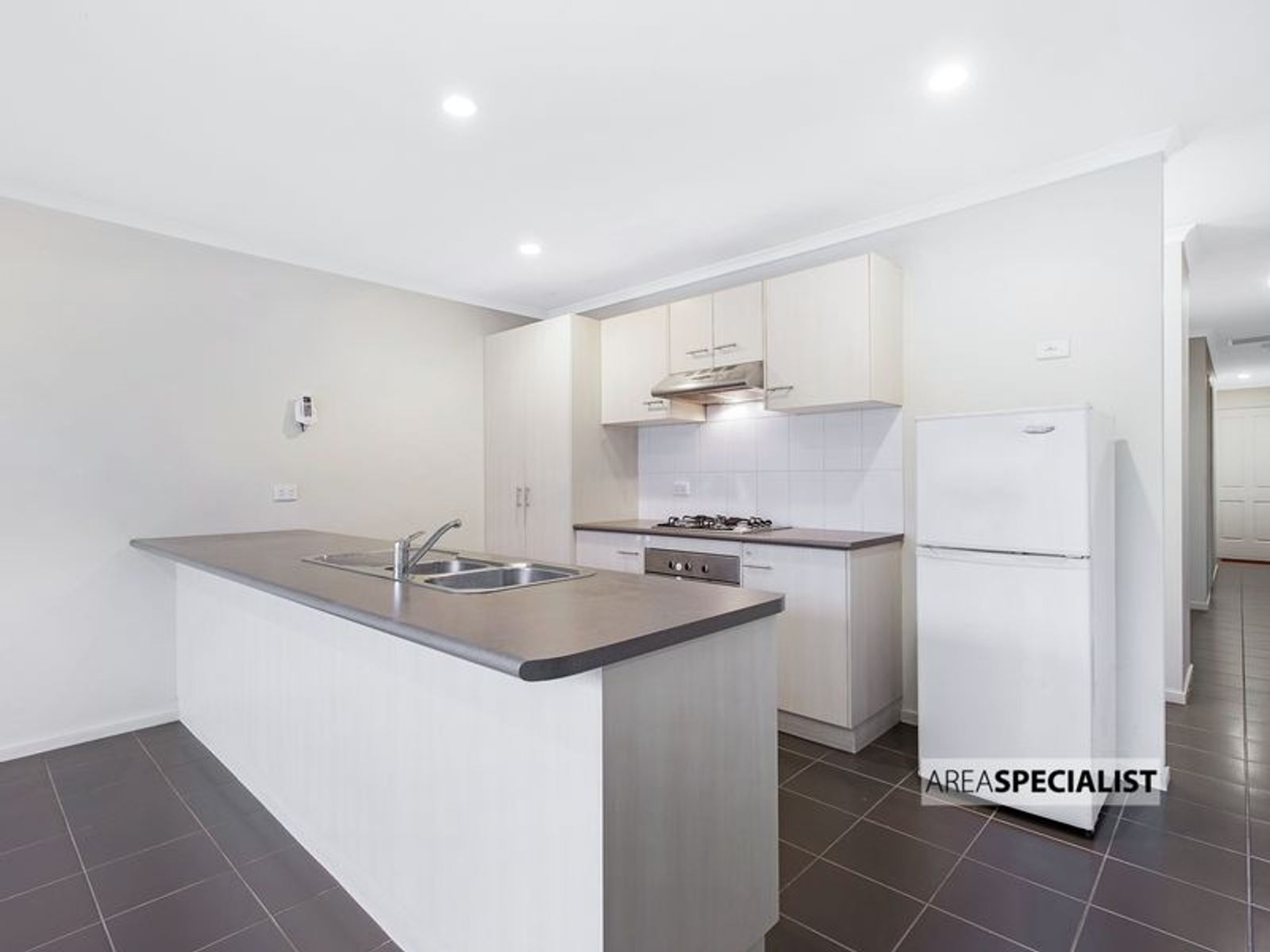 53 Phoenix Avenue, Cranbourne, VIC 3977, Cranbourne - Thumbnail 6