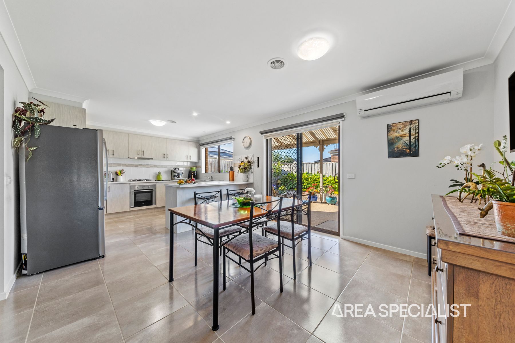 24 Vanessa Circuit, Pakenham, VIC 3810, Pakenham - Thumbnail 4