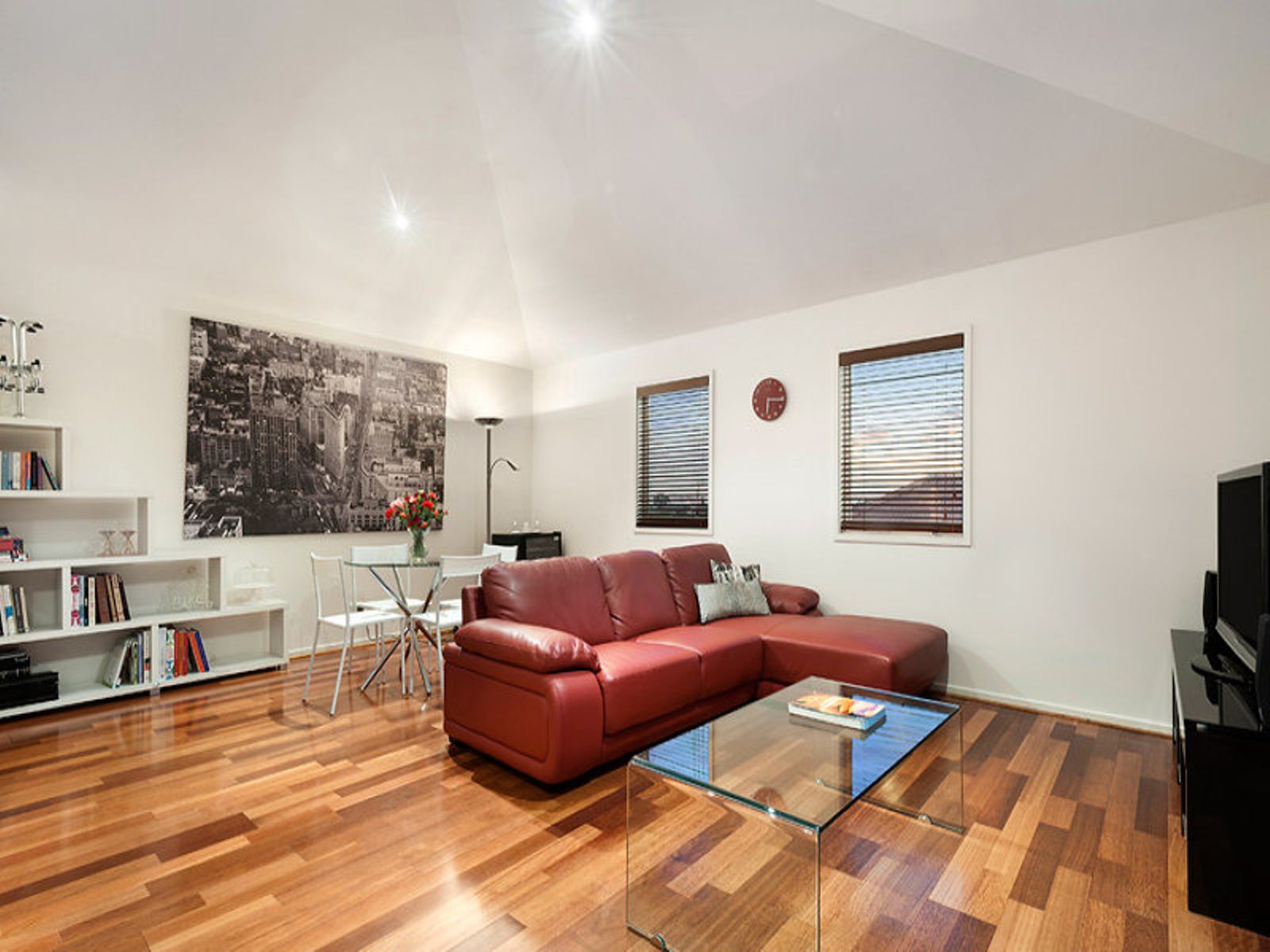 15/8-32 Howlett Street, Kensington - Thumbnail 2