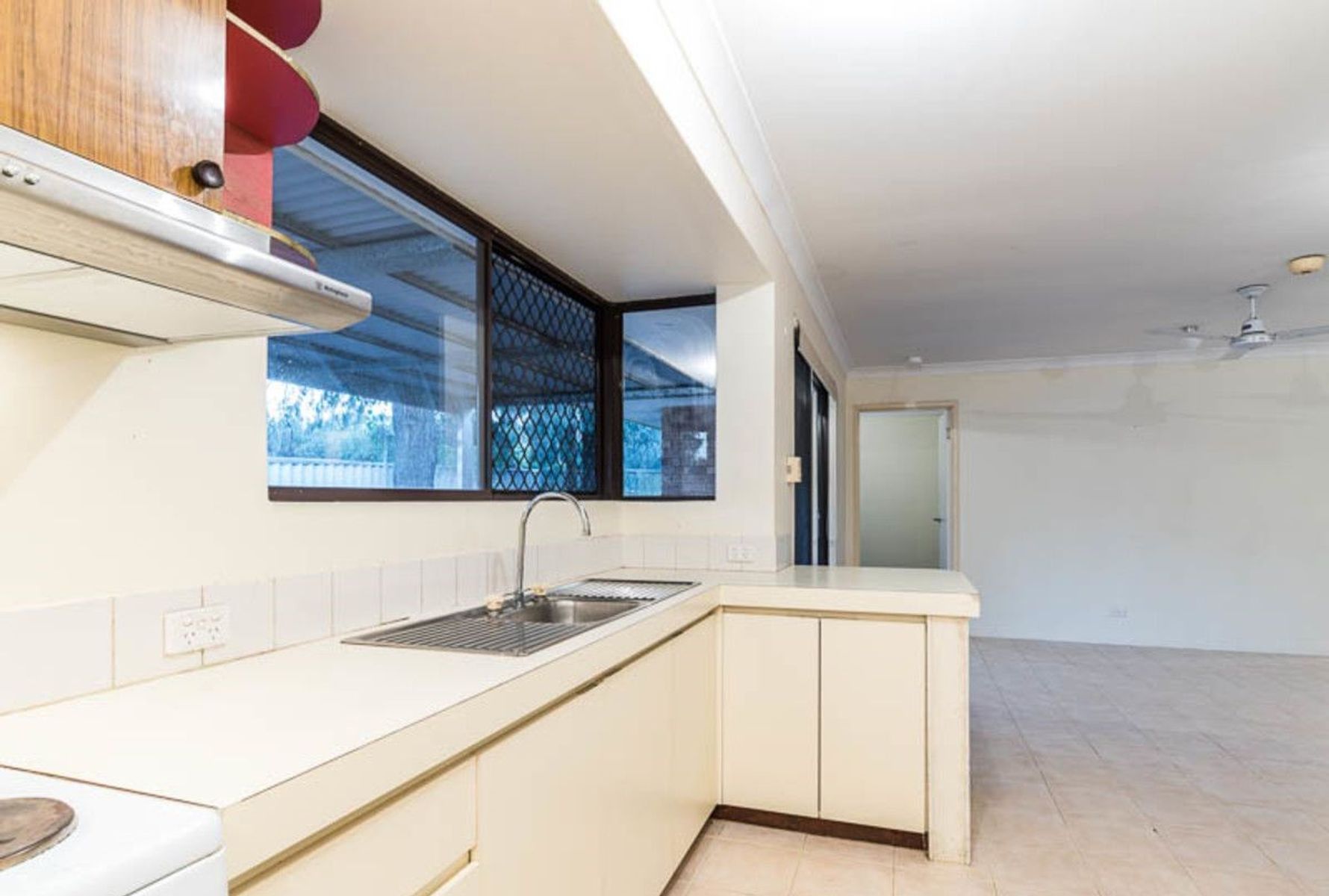 49 Meller Road, Bibra Lake WA 6163, Bibra Lake - Thumbnail 3