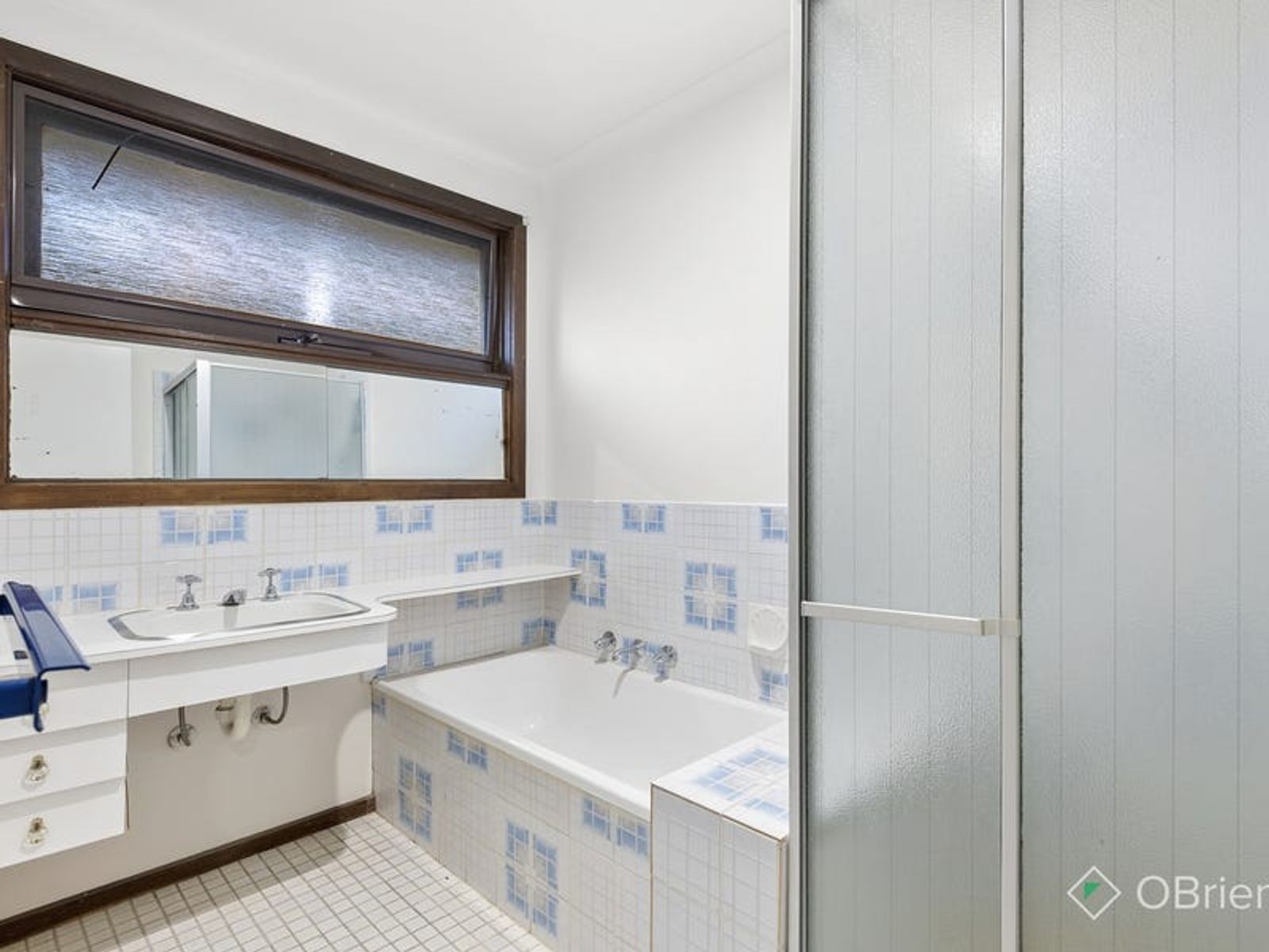 21 Isaac Smith Crescent, Endeavour Hills, VIC 3802, Endeavour Hills - Thumbnail 6