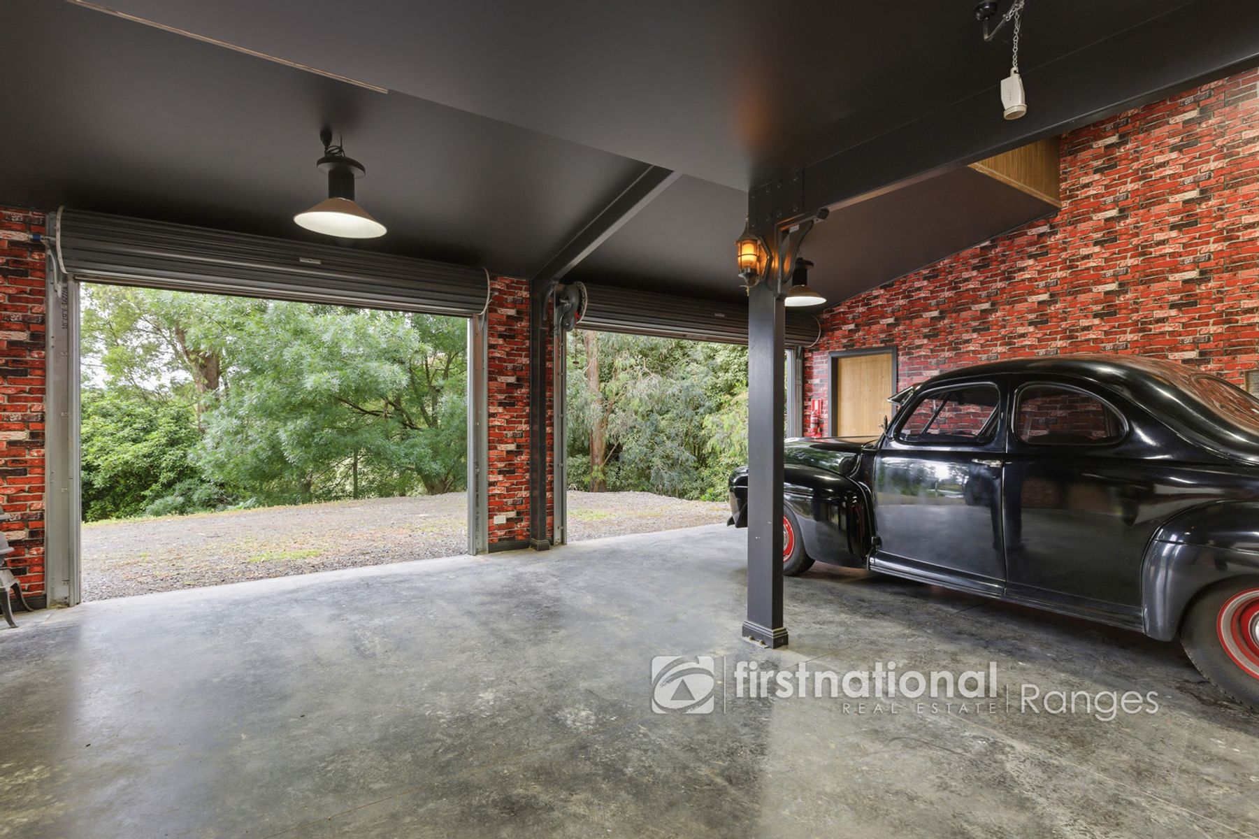 10 Salisbury Avenue, Cockatoo VIC 3781, Cockatoo - Thumbnail 2