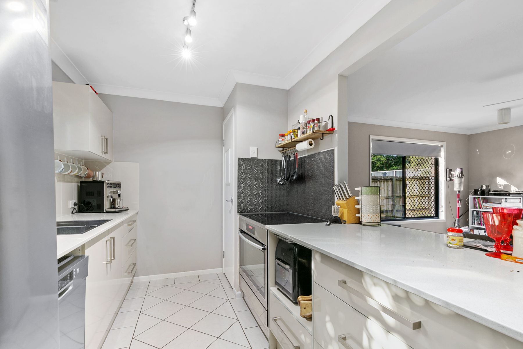 25 Straight Drive, Browns Plains QLD 4118, Browns Plains - Thumbnail 2