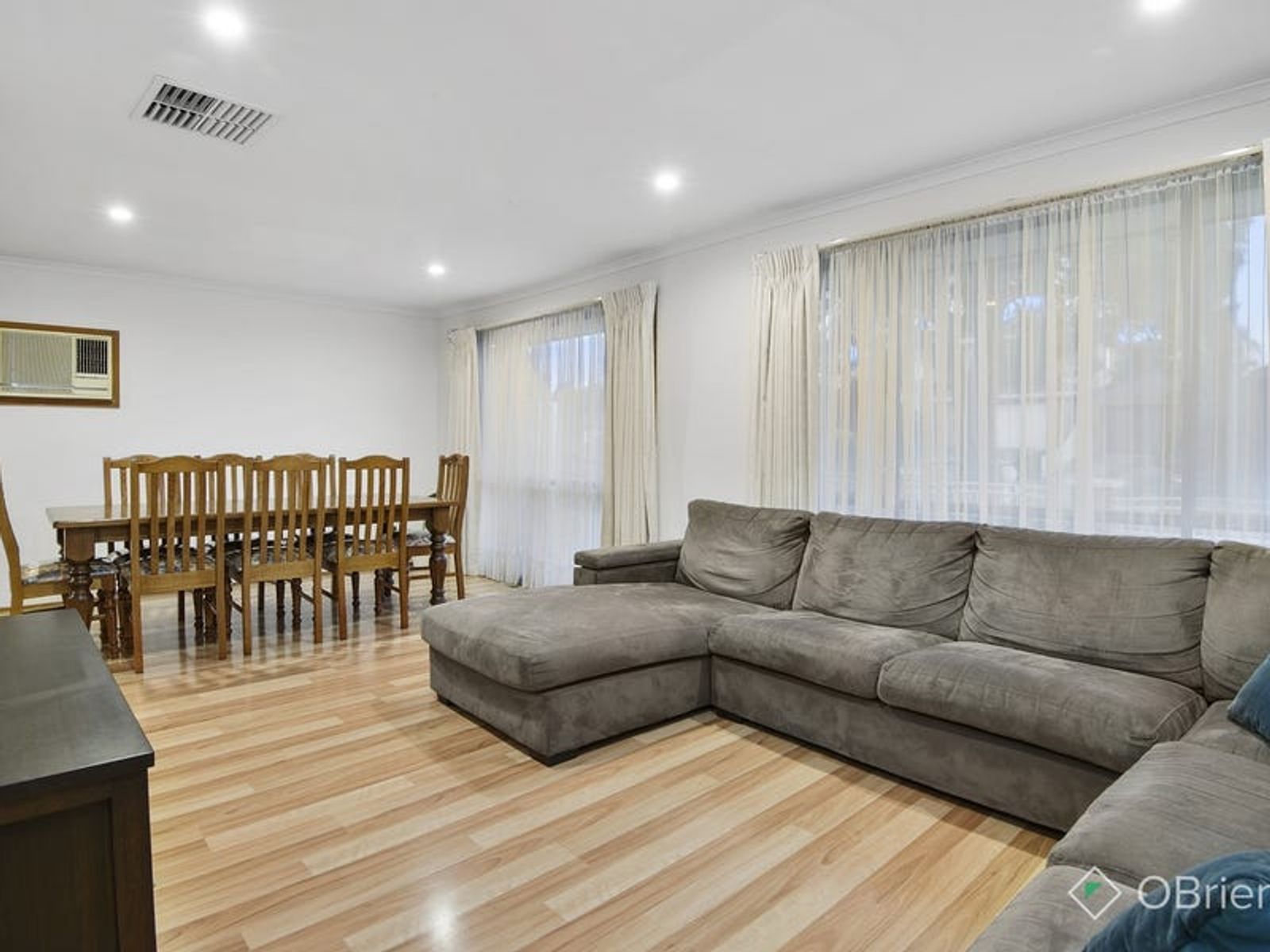 35 Chantell Avenue, Endeavour Hills, VIC 3802, Endeavour Hills - Thumbnail 3