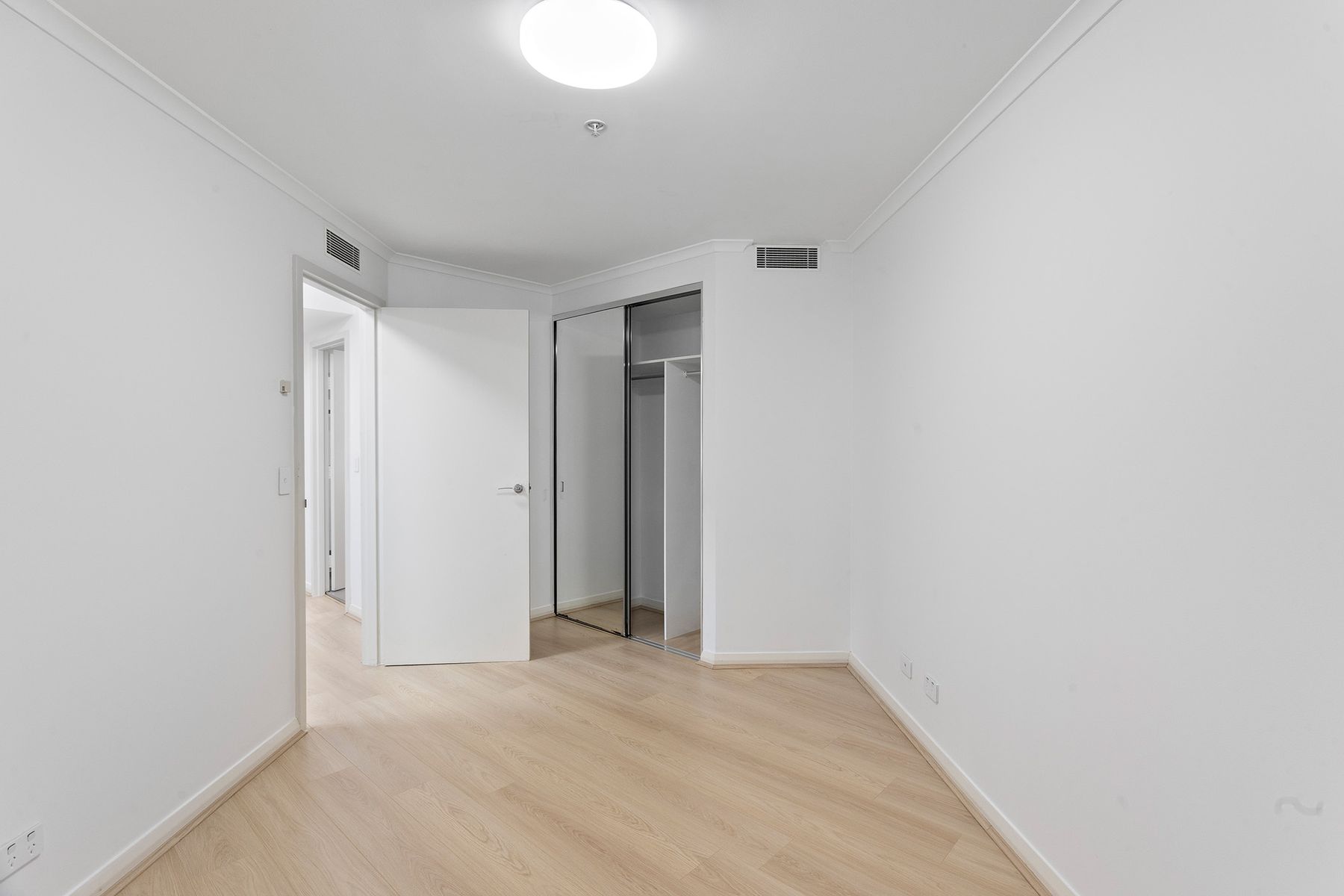1811/2A Help Street, Chatswood NSW 2067, Chatswood - Thumbnail 6