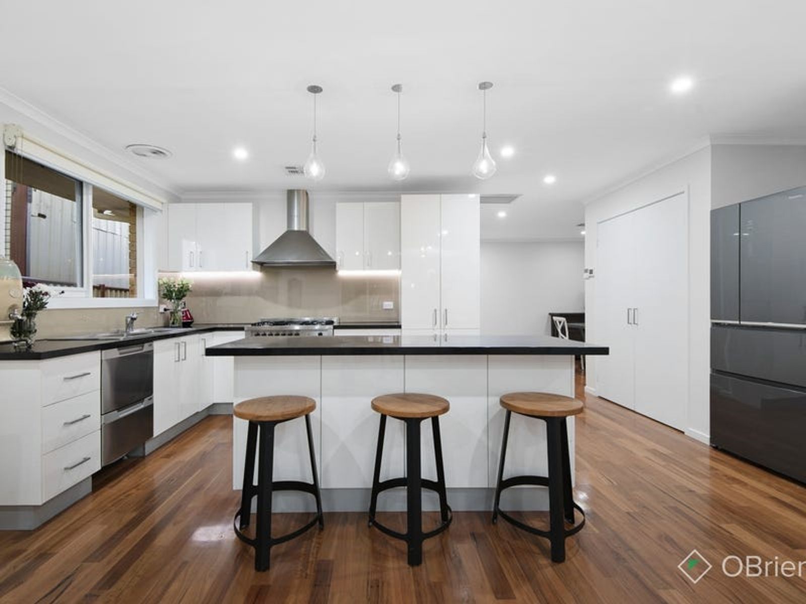 9 Heywood Grove, Endeavour Hills, VIC 3802, Endeavour Hills - Thumbnail 2