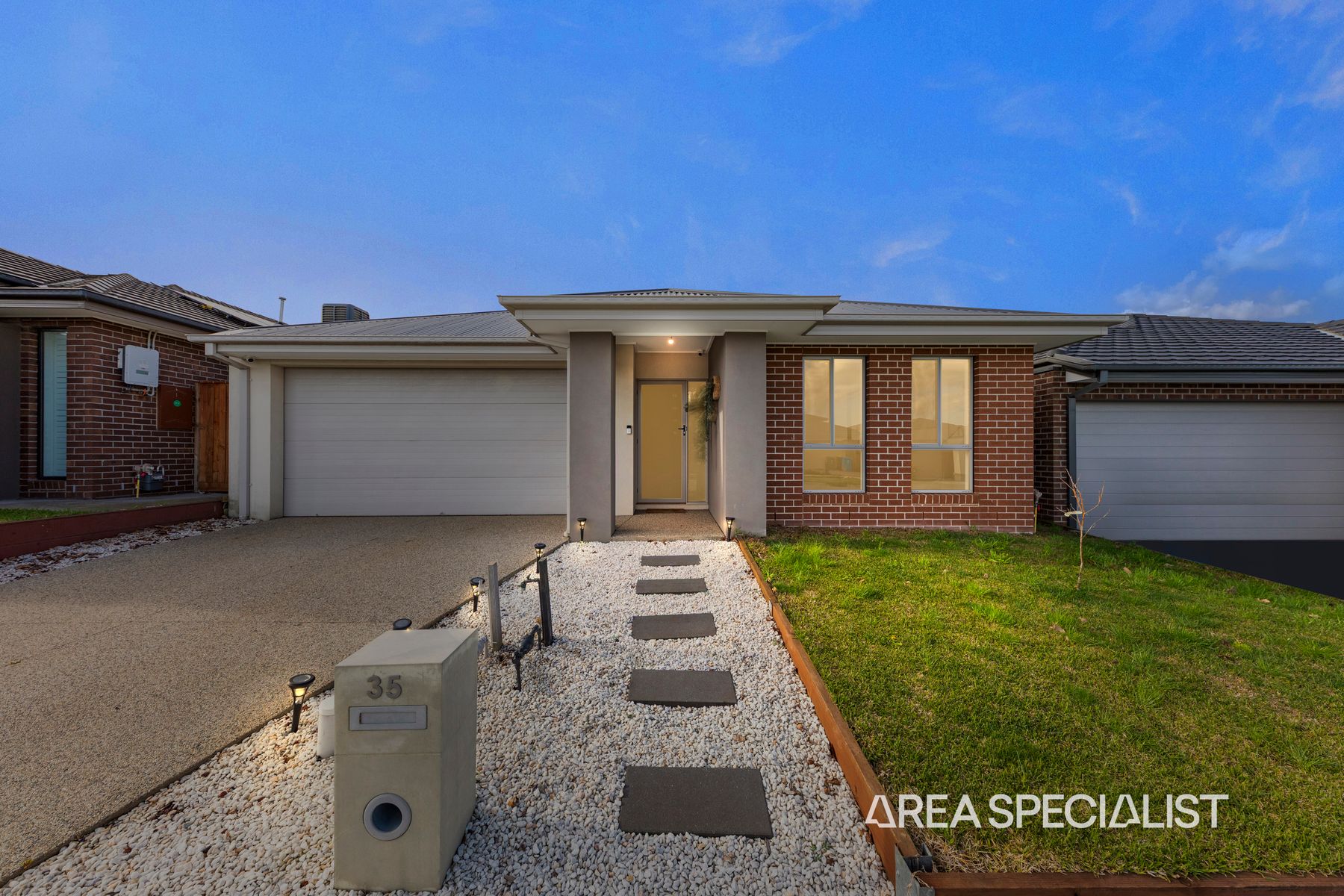 35 Garrard Crescent, Clyde, VIC 3978, Clyde - Thumbnail 2