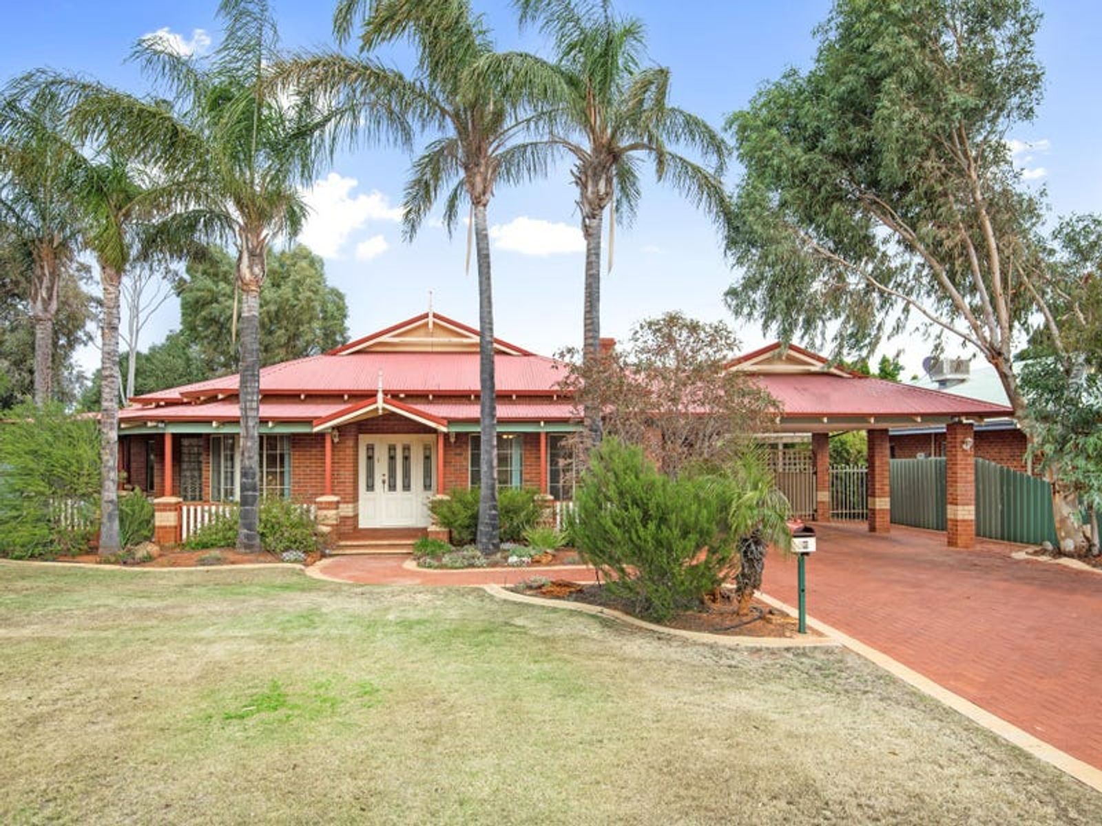26 Paddington Drive, Hannans WA 6430