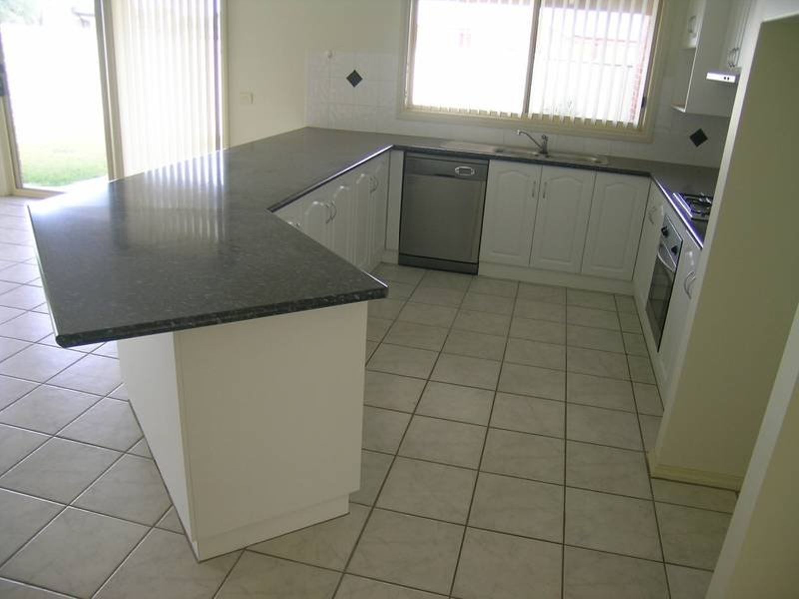 16 James Cook Drive, Mildura - Thumbnail 4