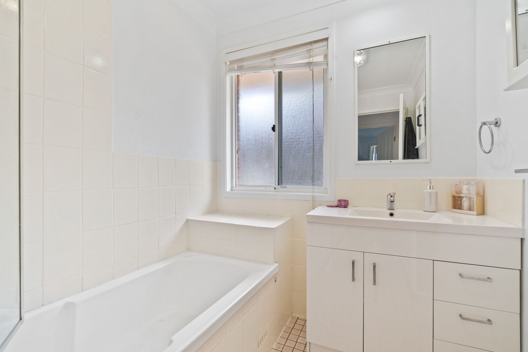 25 Sebastian Avenue, Rosemeadow NSW 2560, Rosemeadow - Thumbnail 7