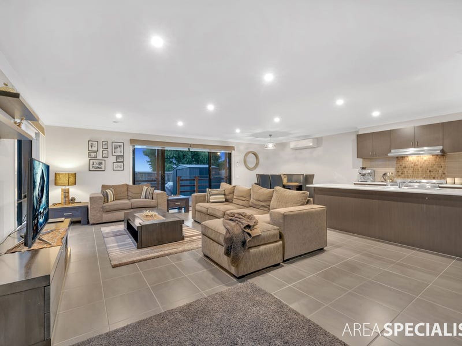 45 The Glade, Hampton Park, VIC 3976, Hampton Park - Thumbnail 4