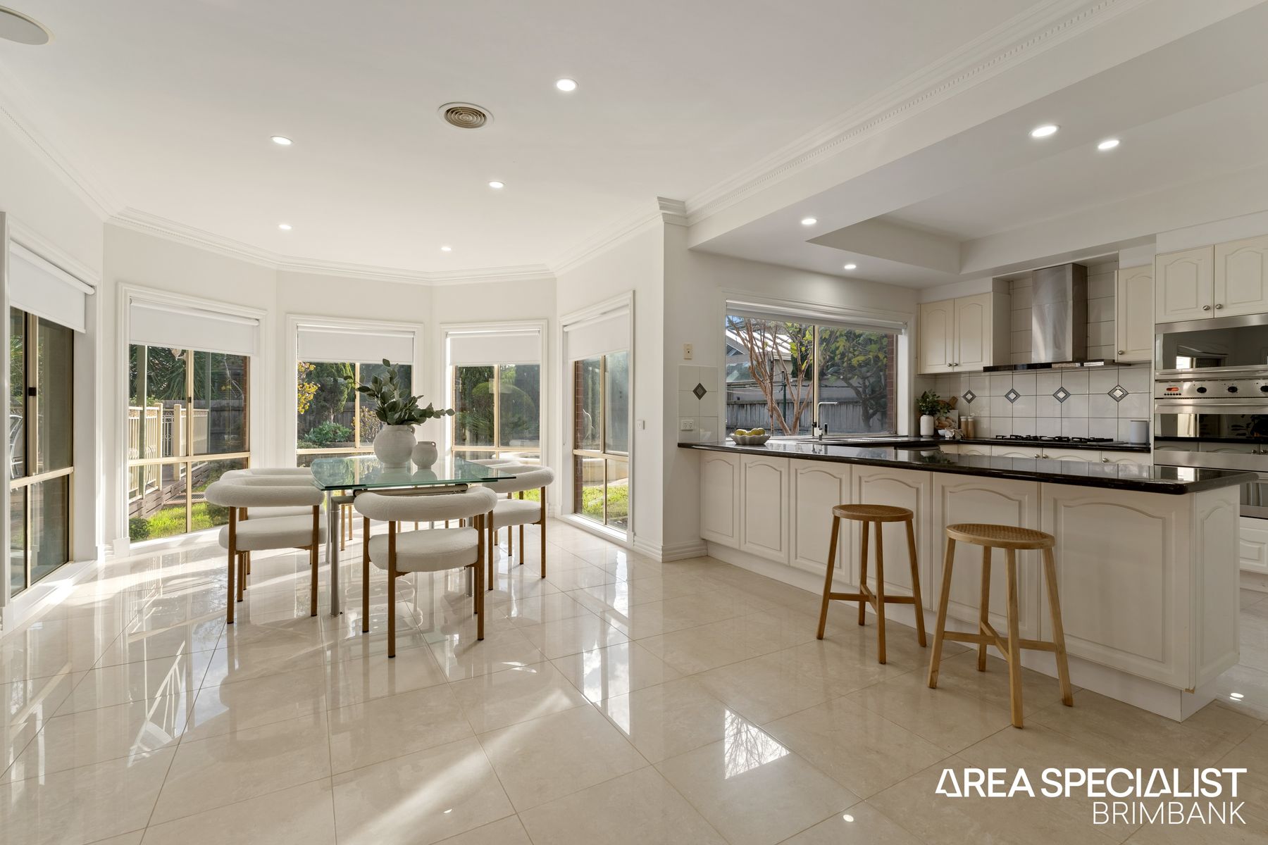 2 Parklea Avenue, Cairnlea, Cairnlea - Thumbnail 6