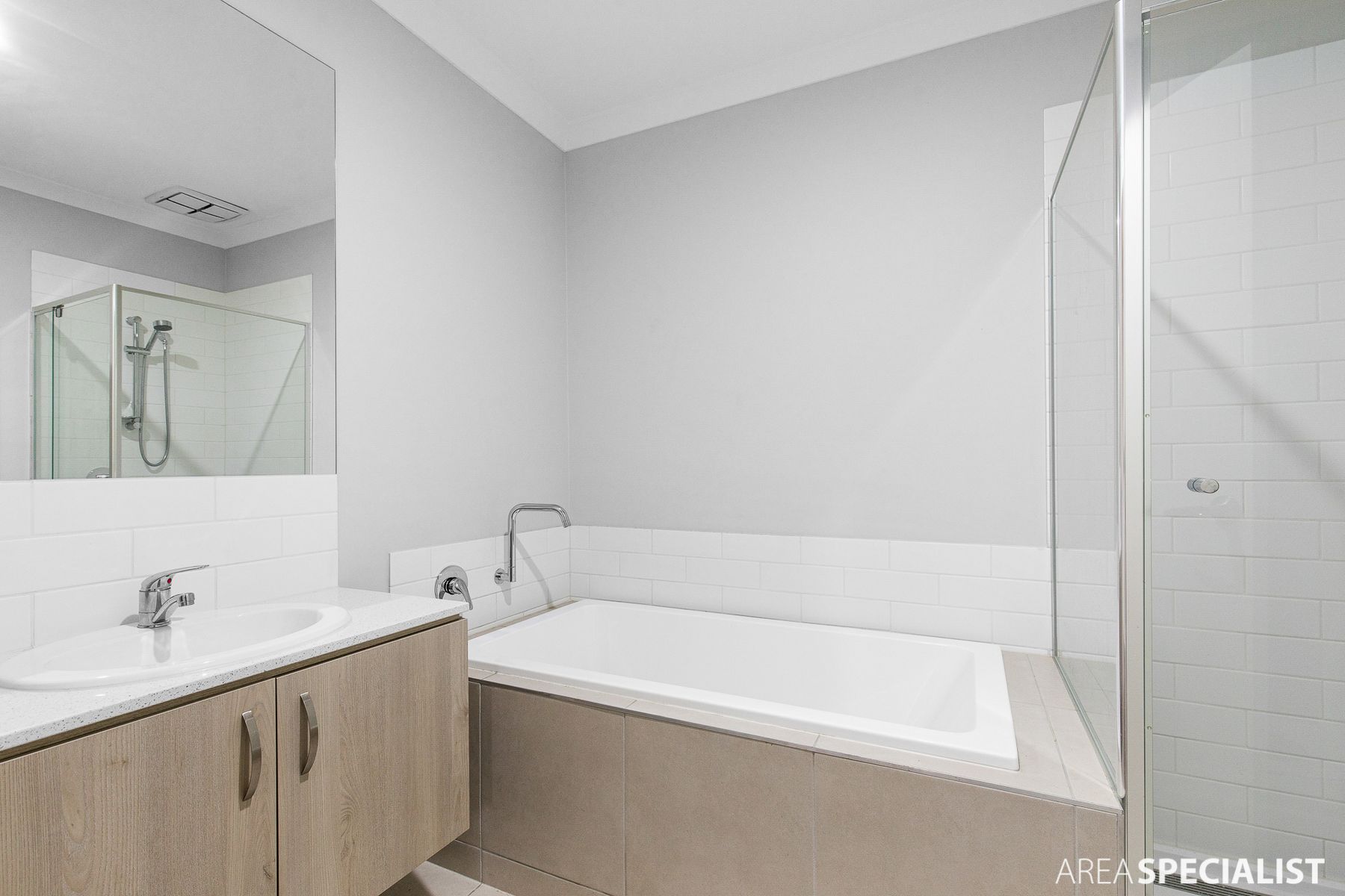 27 Abbeygate Drive, Werribee, VIC 3030, Werribee - Thumbnail 8