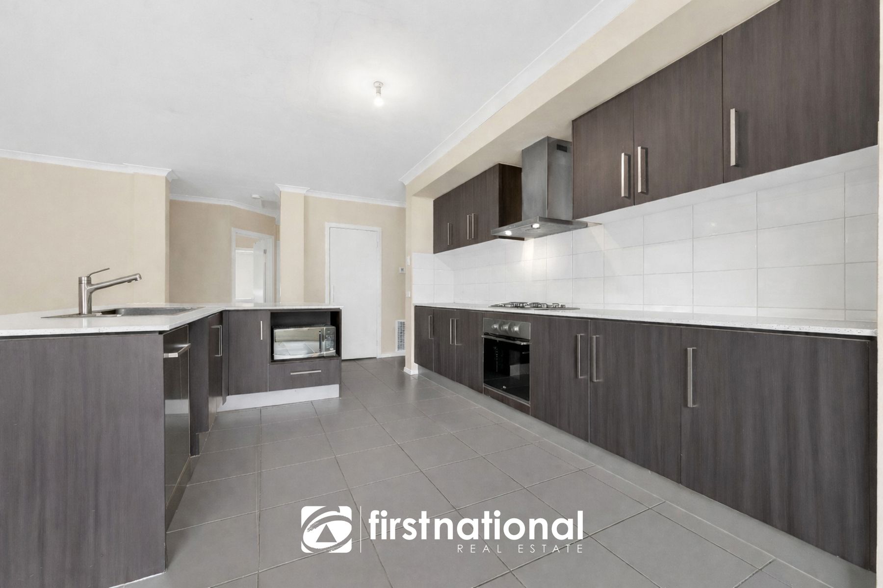 49 Selandra Boulevard, Clyde North VIC 3978, Clyde North - Thumbnail 5