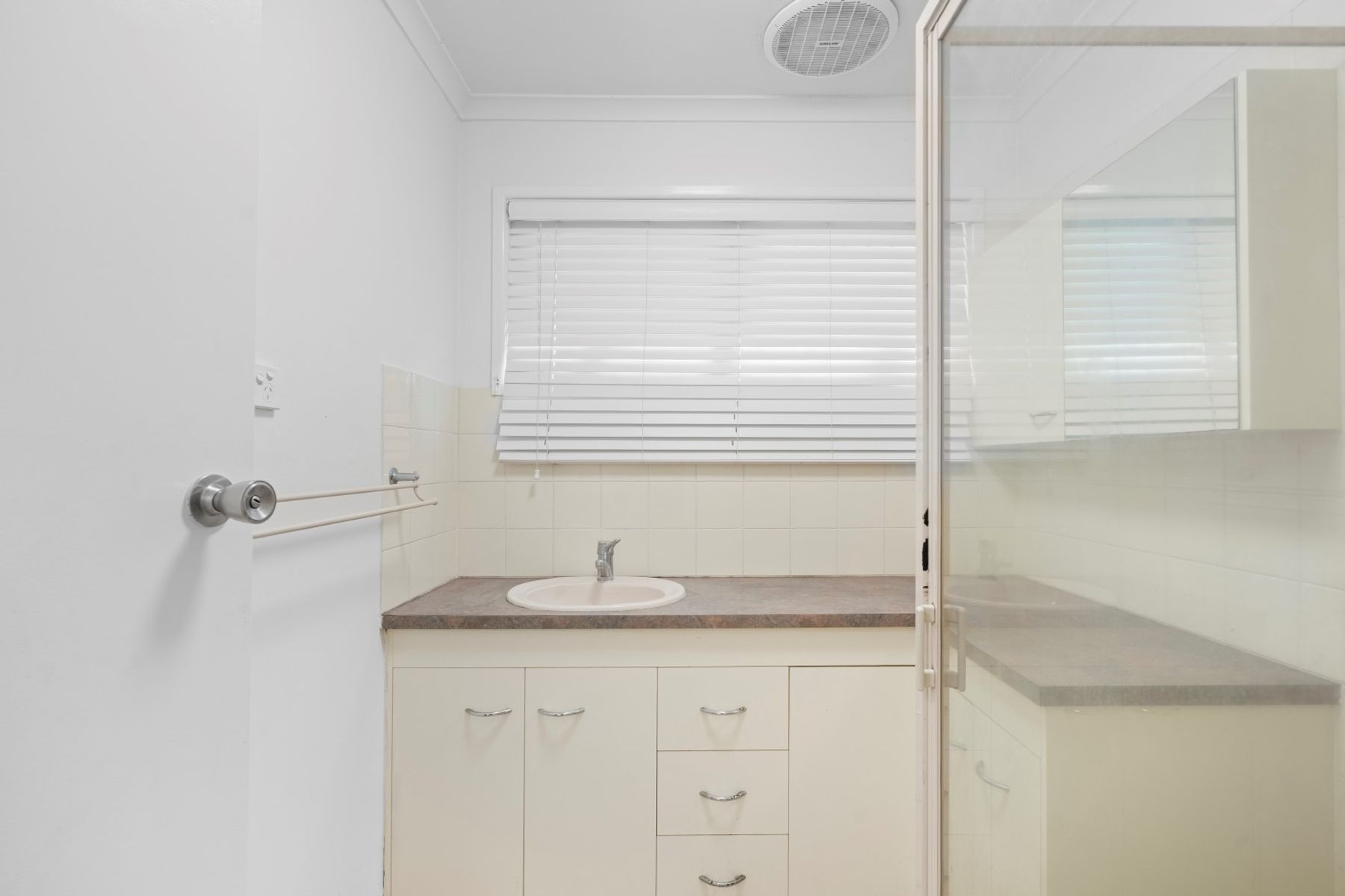 2 Tarana Avenue, Thagoona QLD 4306, Thagoona - Thumbnail 3