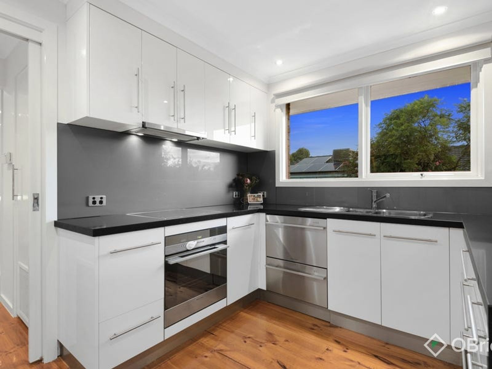 29 Sydney Parkinson Avenue, Endeavour Hills, VIC 3802, Endeavour Hills - Thumbnail 3