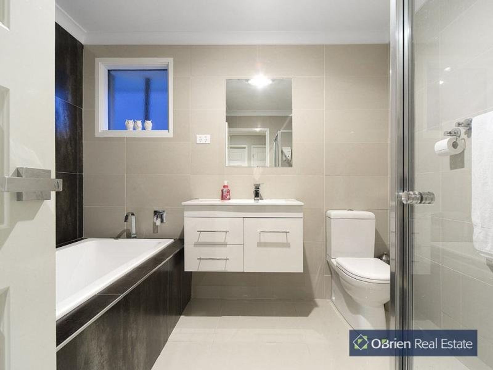 18 William Perry Close, Endeavour Hills, VIC 3802, Endeavour Hills - Thumbnail 5