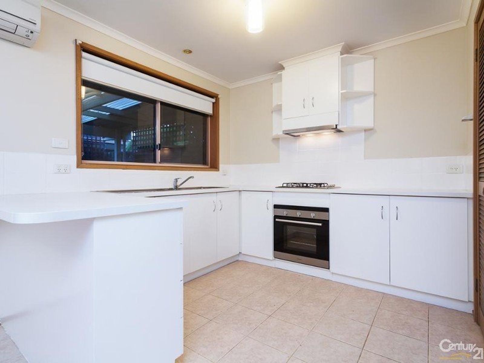 55 Waverley Park Drive, Cranbourne North - Thumbnail 4