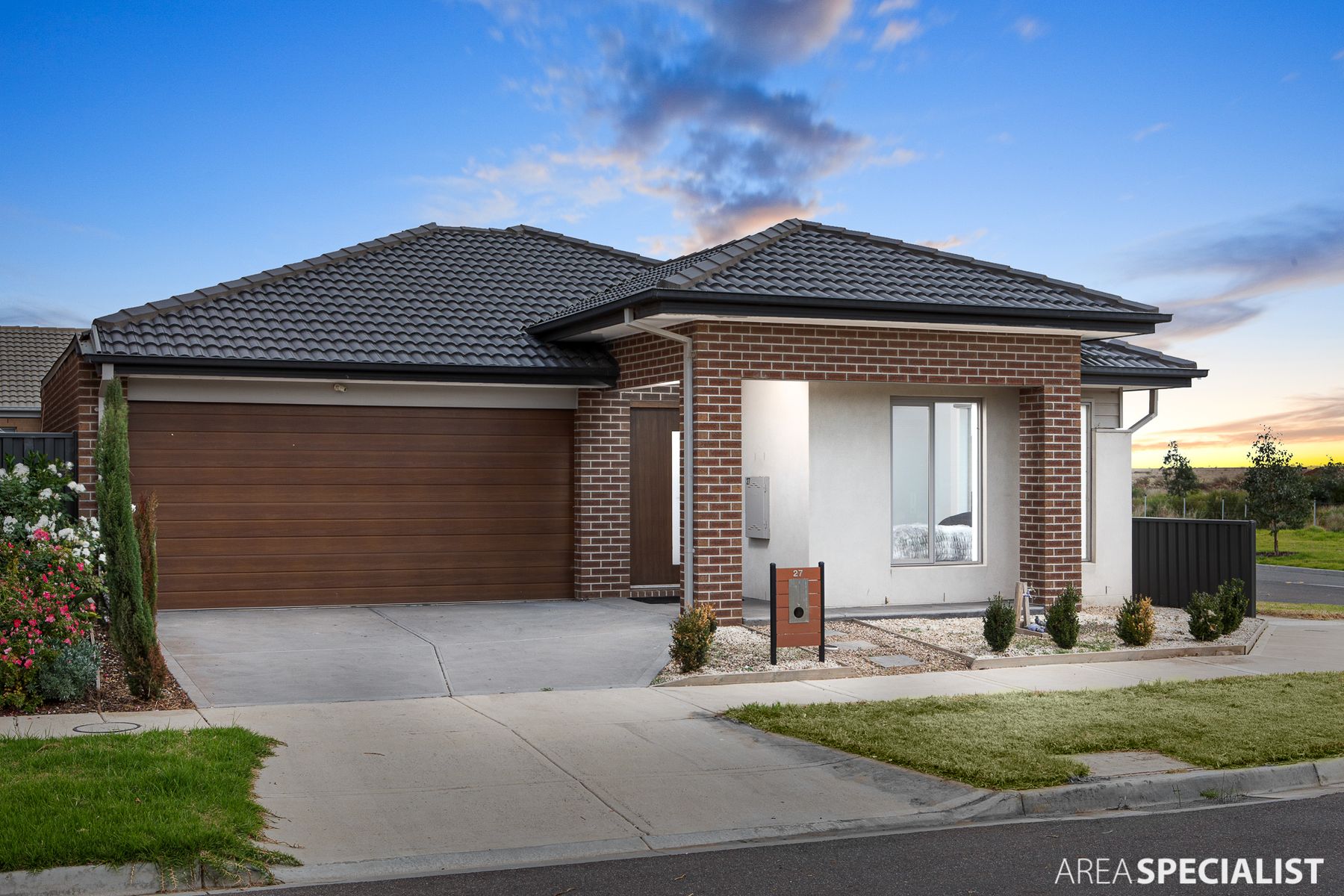 27 Abbeygate Drive, Werribee, VIC 3030, Werribee - Thumbnail 3
