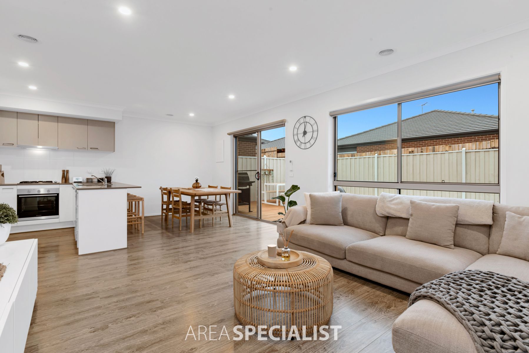 9 Whispering Way, Clyde North, VIC 3978, Clyde North - Thumbnail 8