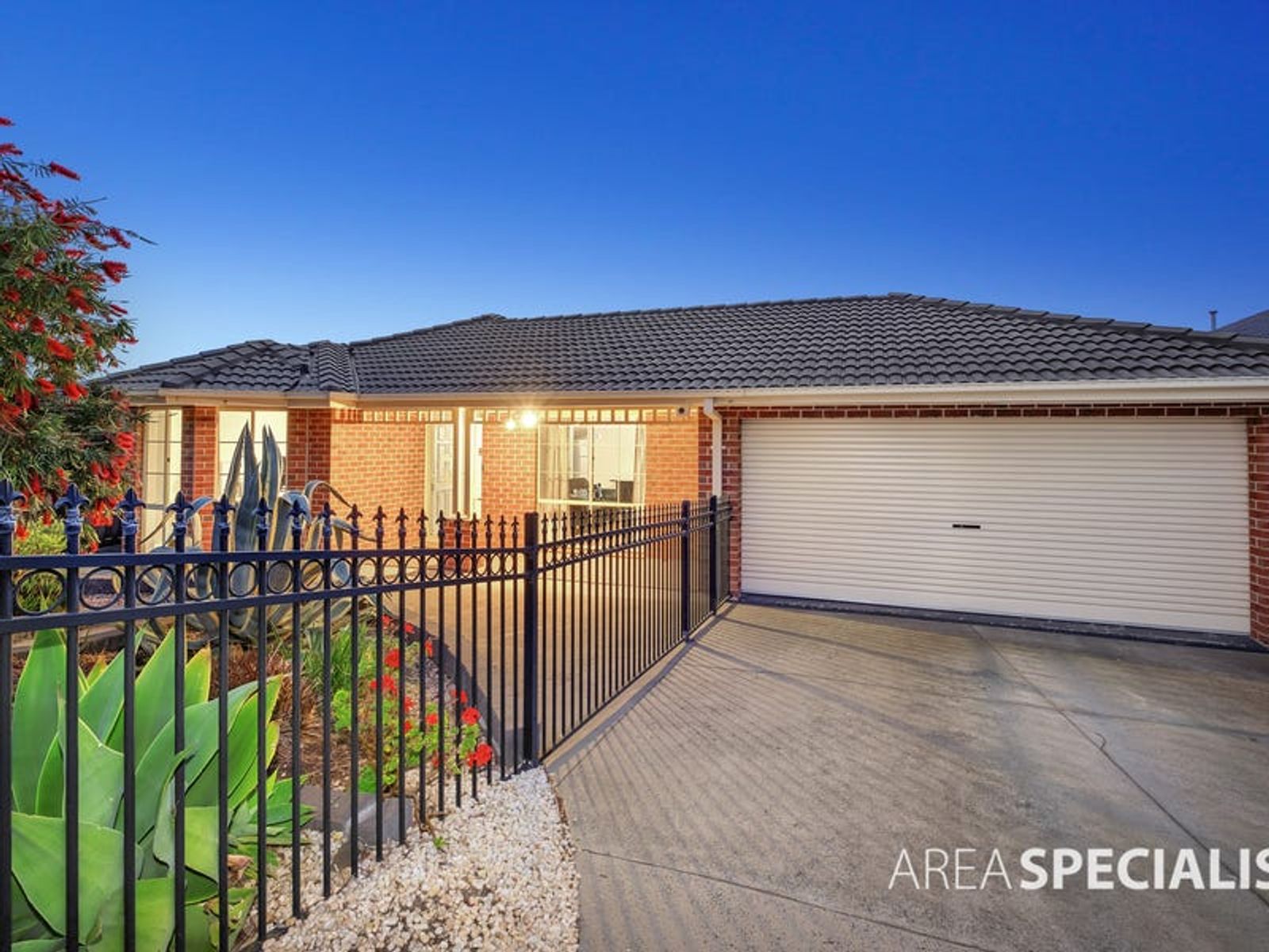 17 Oakland Drive, Hampton Park, VIC 3976