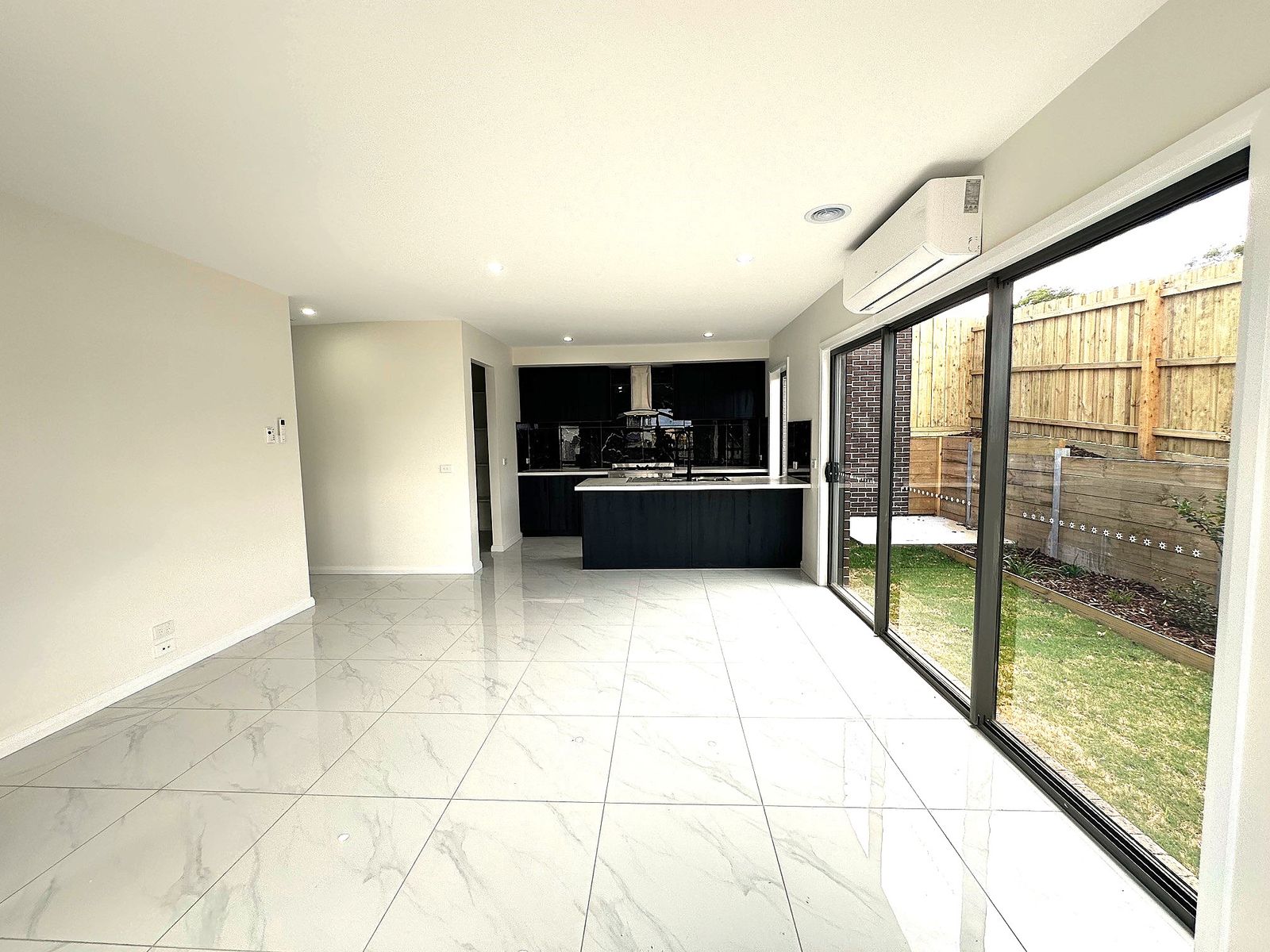 1/19 Boanyoo Road, Drouin VIC 3818, Drouin - Thumbnail 4