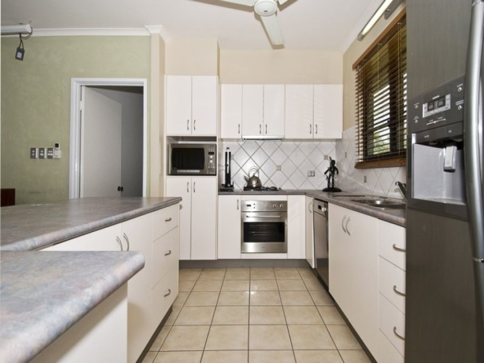 94 Rocklands Drive, Tiwi NT 0810, Tiwi - Thumbnail 3