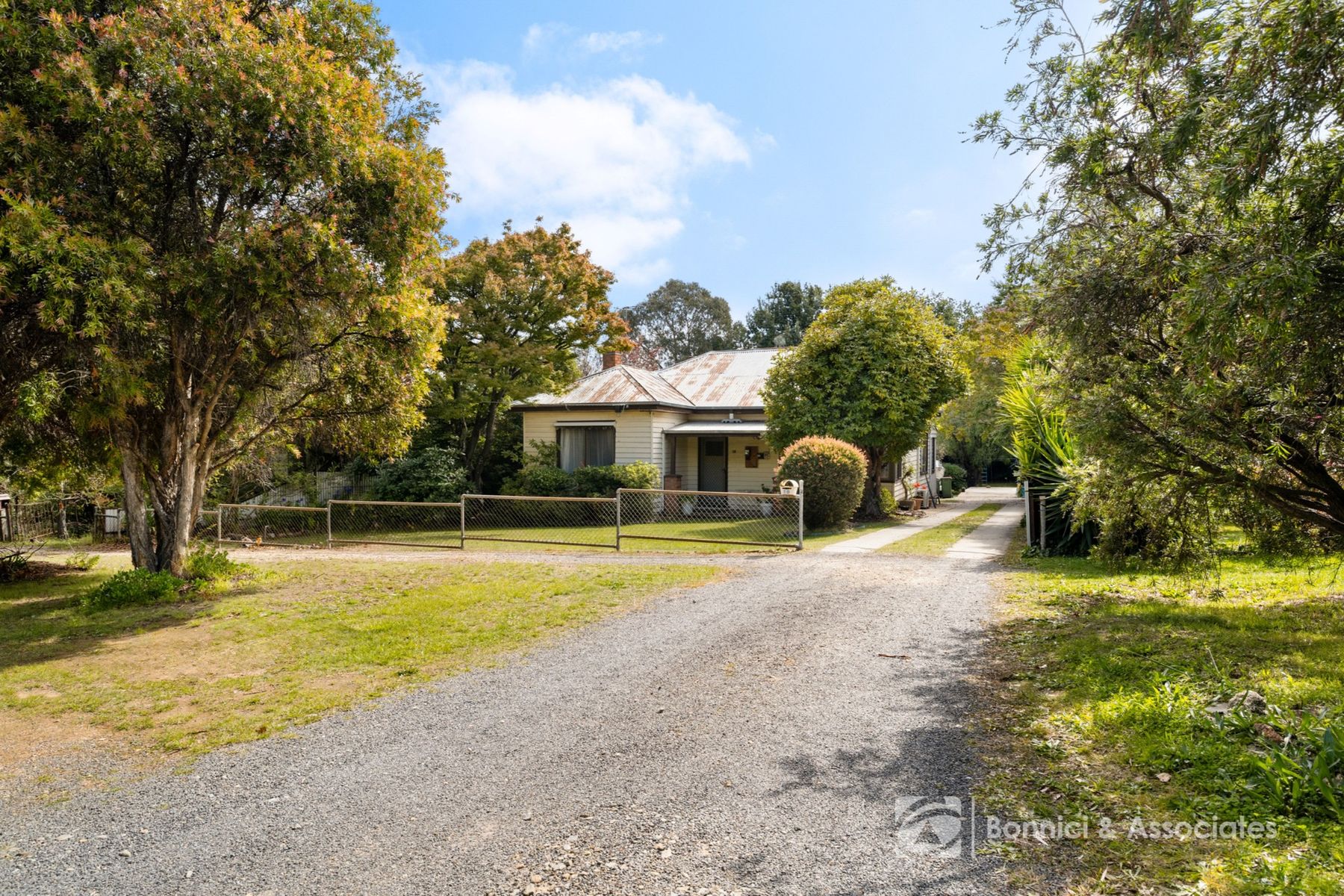 19 Victoria Road, Beechworth - Image 1
