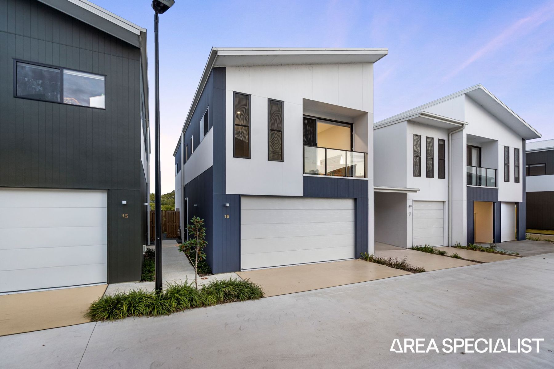 16/1 Lake Serenity Boulevard, Helensvale, QLD 4212, Helensvale - Image 1