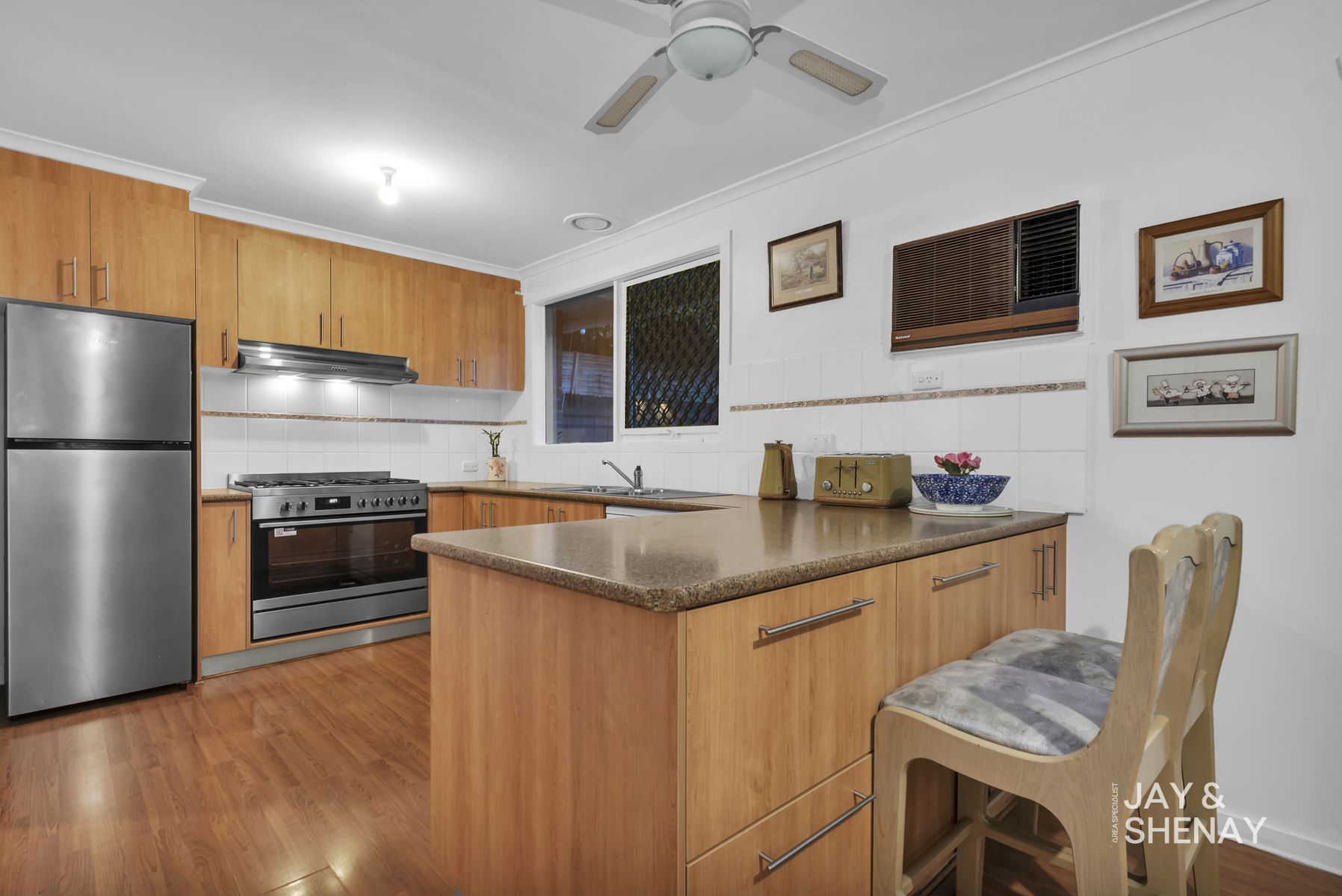 11 Barker Court, Endeavour Hills, VIC 3802, Endeavour Hills - Thumbnail 2