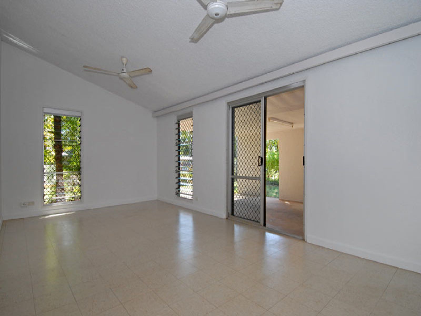 54 Union Terrace, Anula NT 0812, Anula - Thumbnail 4