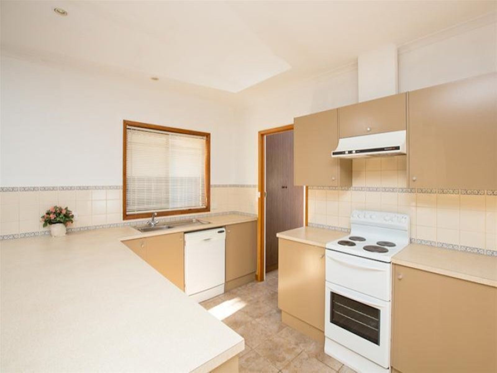 2/37 Cureton Avenue, Mildura - Thumbnail 2