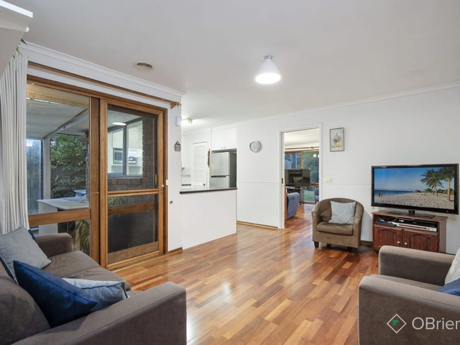 3 Girvan Circuit, Endeavour Hills, VIC 3802, Endeavour Hills - Thumbnail 2