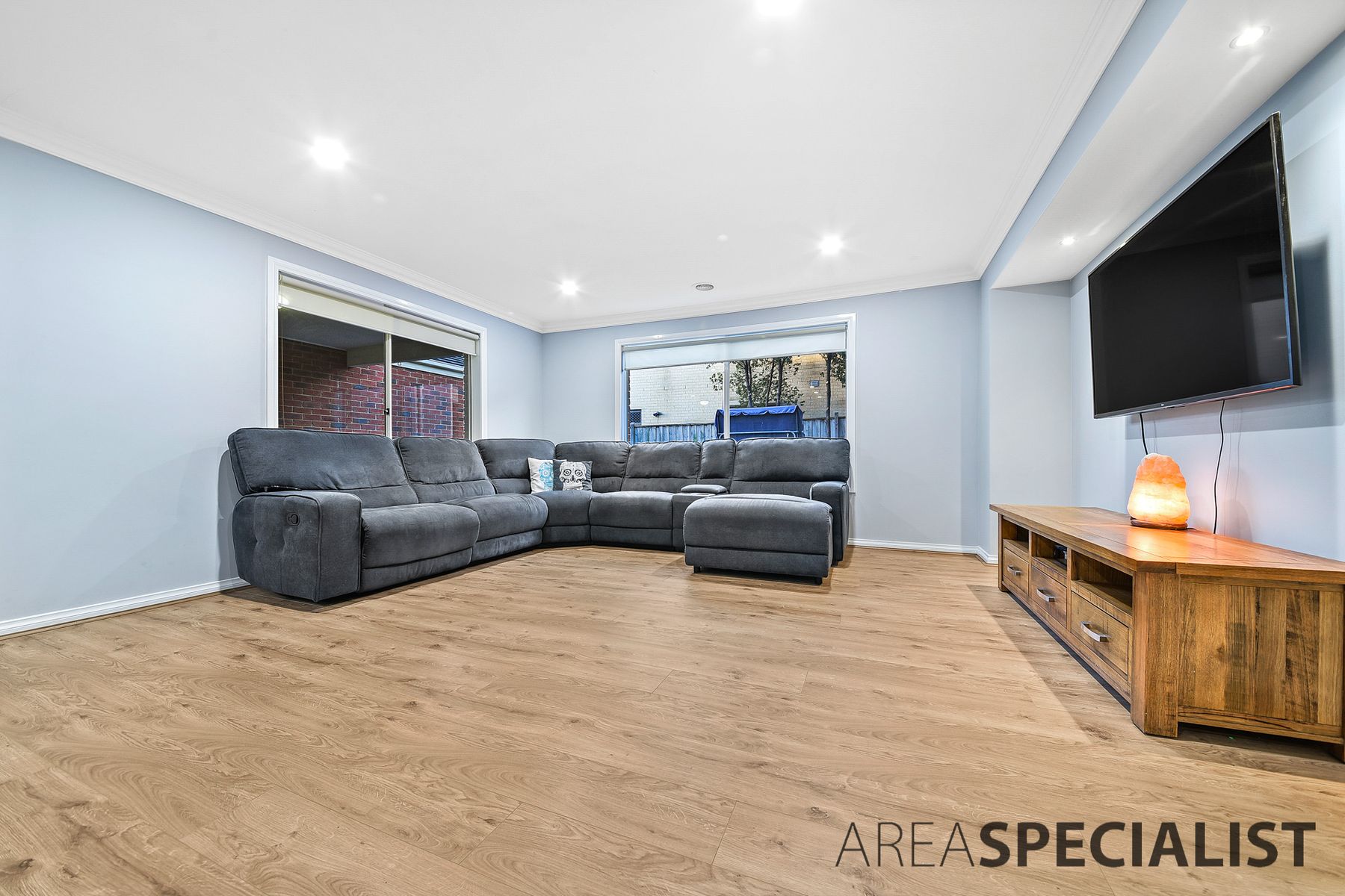 8 Boronia Avenue, Cranbourne, VIC 3977, Cranbourne - Thumbnail 3