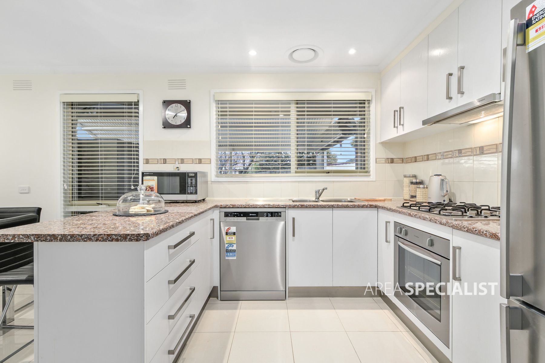 8 Lachlan Drive, Endeavour Hills, VIC 3802, Endeavour Hills - Thumbnail 7