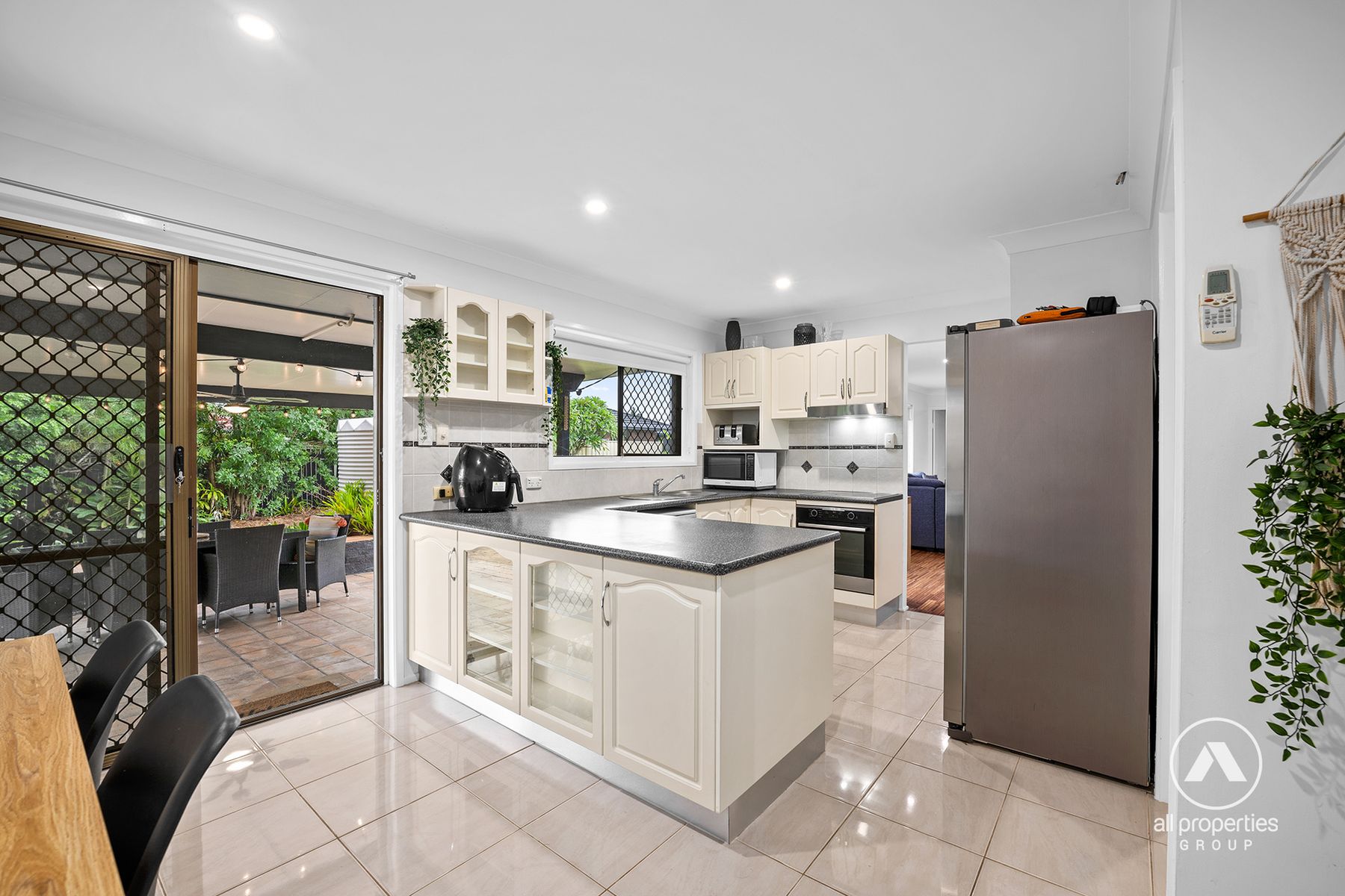 4 Carlyon Street, Mount Warren Park QLD 4207, Mount Warren Park - Thumbnail 4