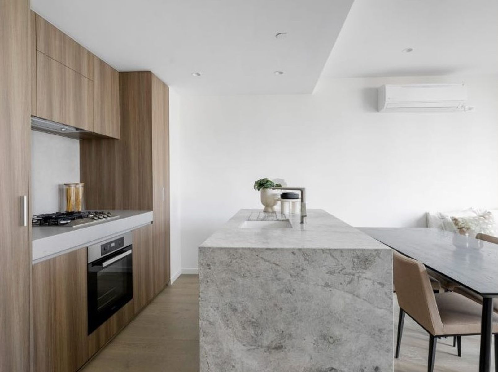 706/605 St Kilda Road, Melbourne VIC 3004, Melbourne - Thumbnail 3