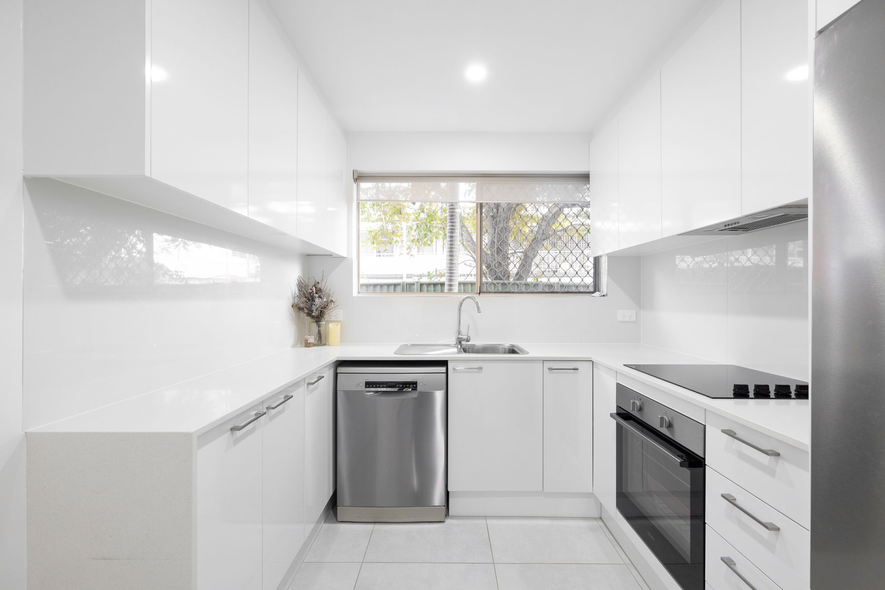1/157 Frank Street, Labrador QLD 4215, Labrador - Thumbnail 4