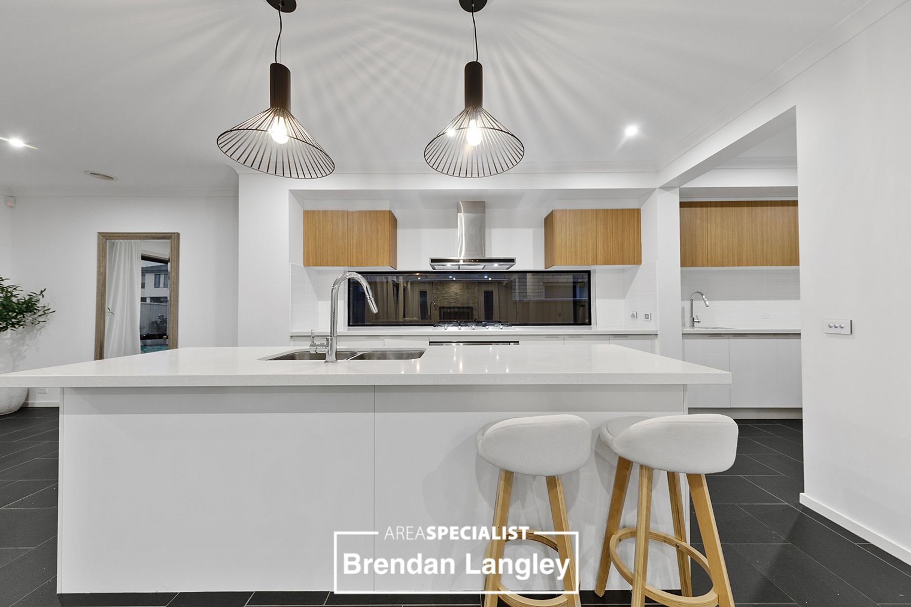 27 Kenneth Road, Pakenham, VIC 3810, Pakenham - Thumbnail 3