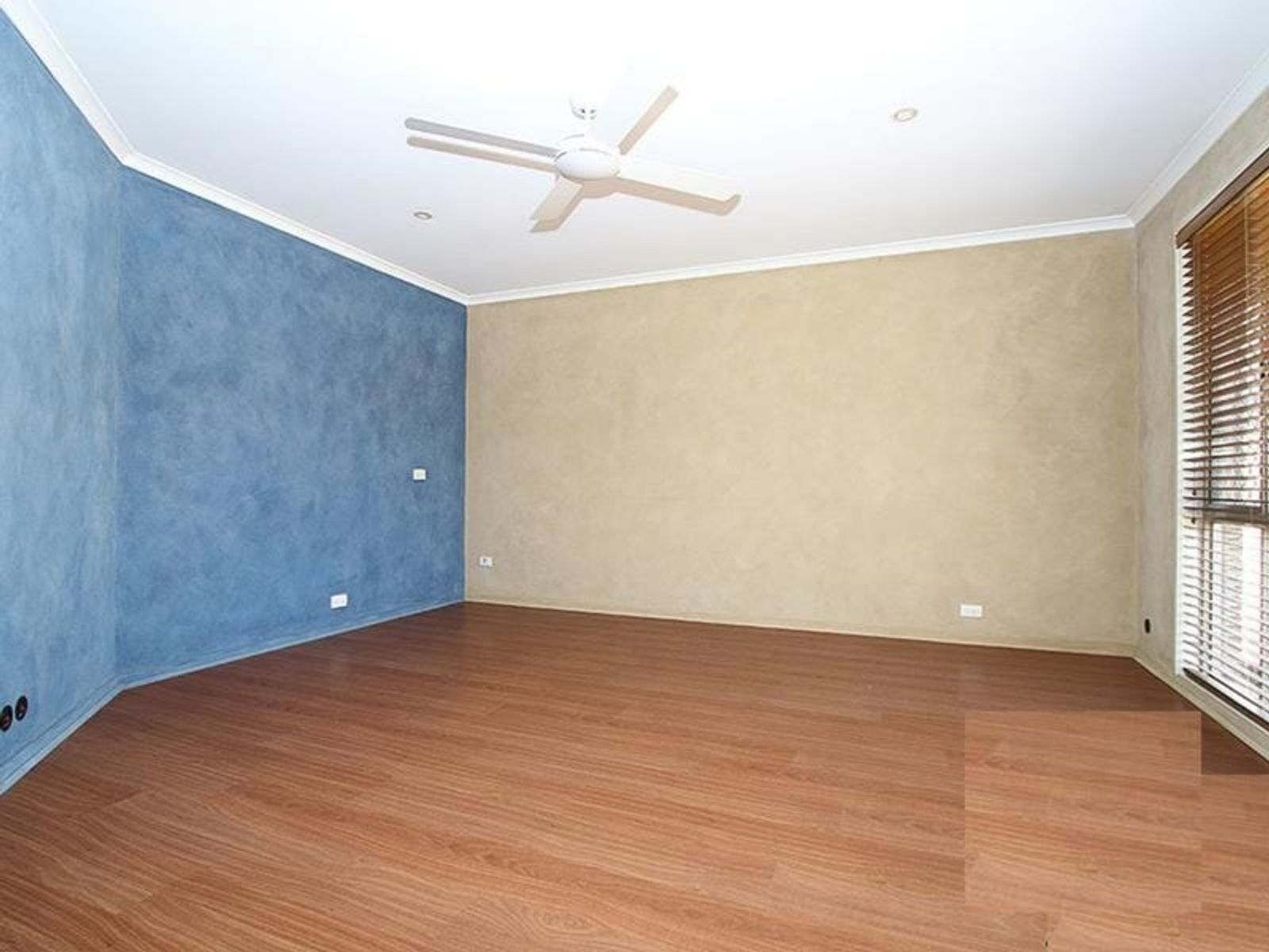 15 Lycoris Street, Crestmead QLD 4132, Crestmead - Thumbnail 3