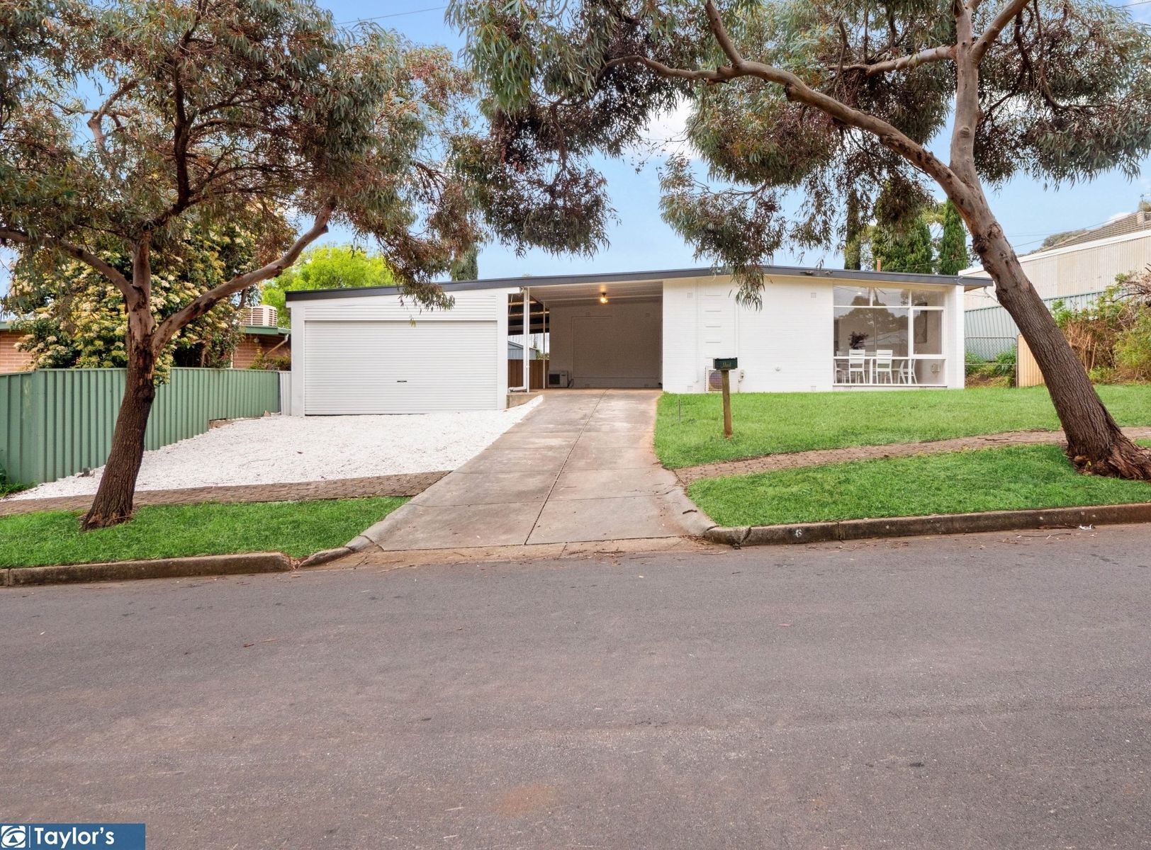 6 Mitchell Drive, Para Hills SA 5096