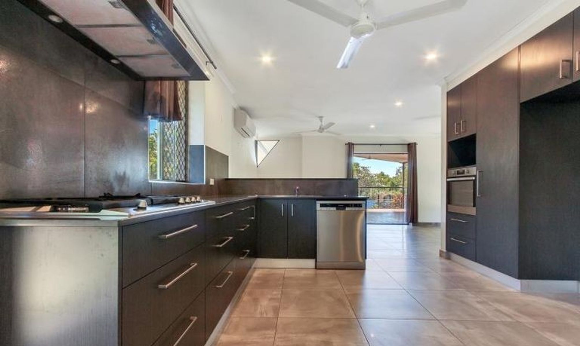 20 Milkwood Circuit, Karama NT 0812, Karama - Thumbnail 2