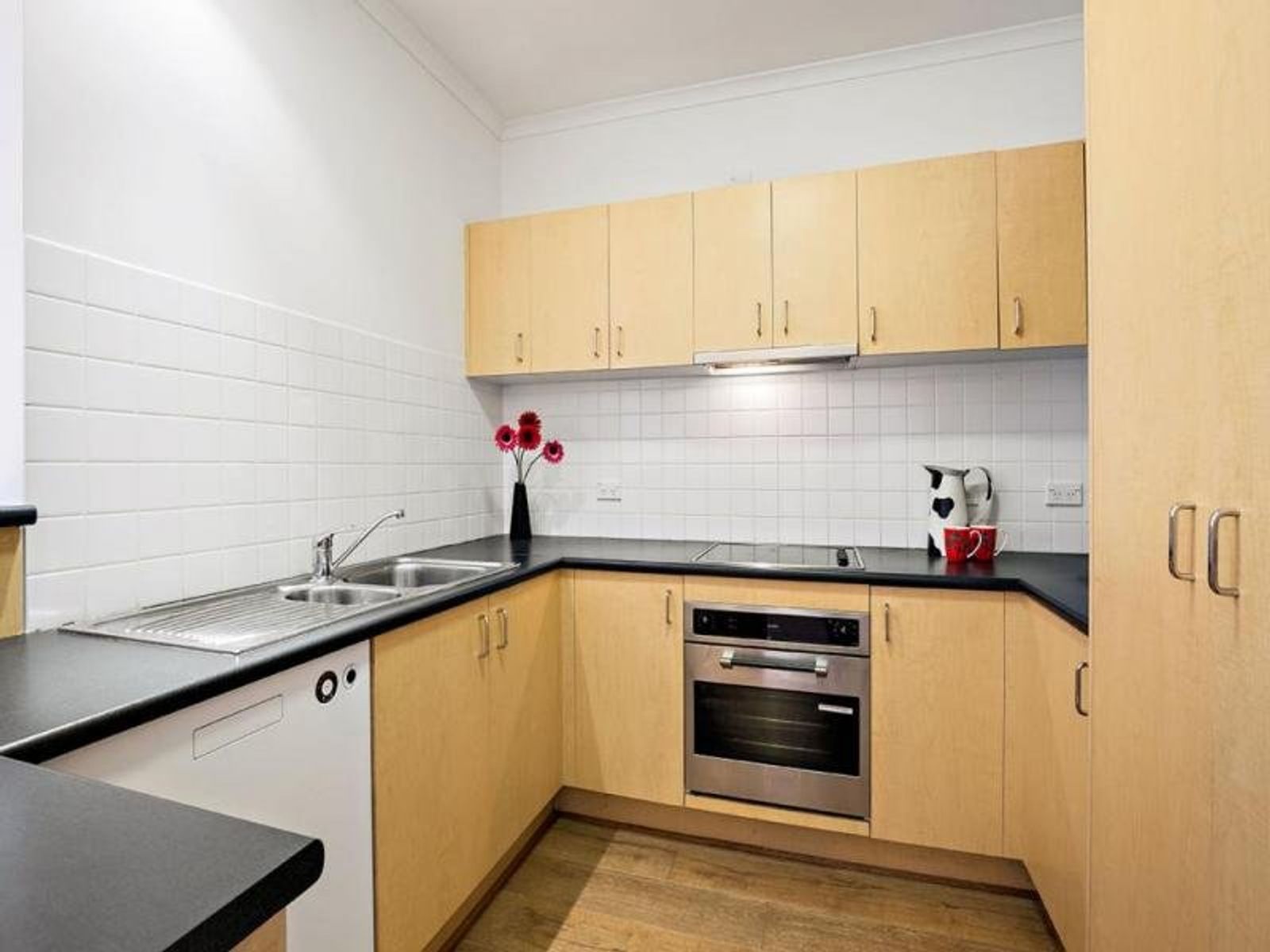 18/8-32 Howlett Street, Kensington - Thumbnail 8